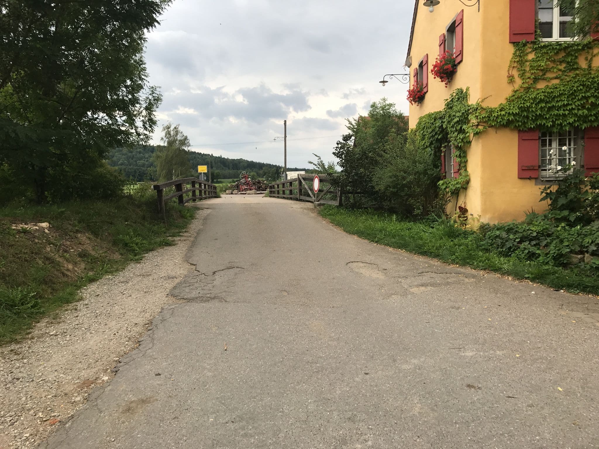 Street view near Erlebnis-Käse-Wohlfühl-Hof, Gerolfingen — © oeli (CC BY-SA · Mapillary)