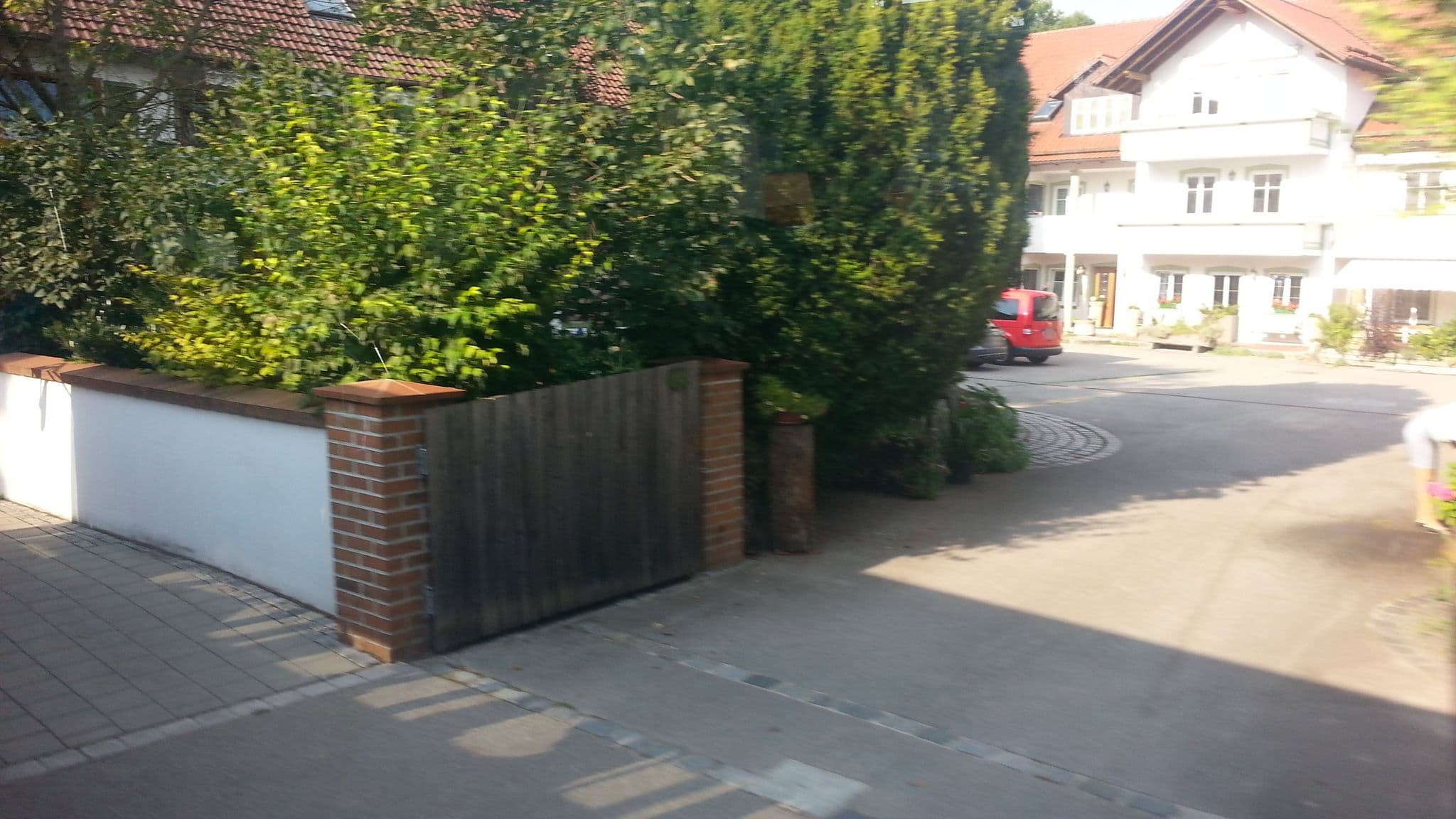 Street view near Grassl Hans, Garching — © farad (CC BY-SA · Mapillary)