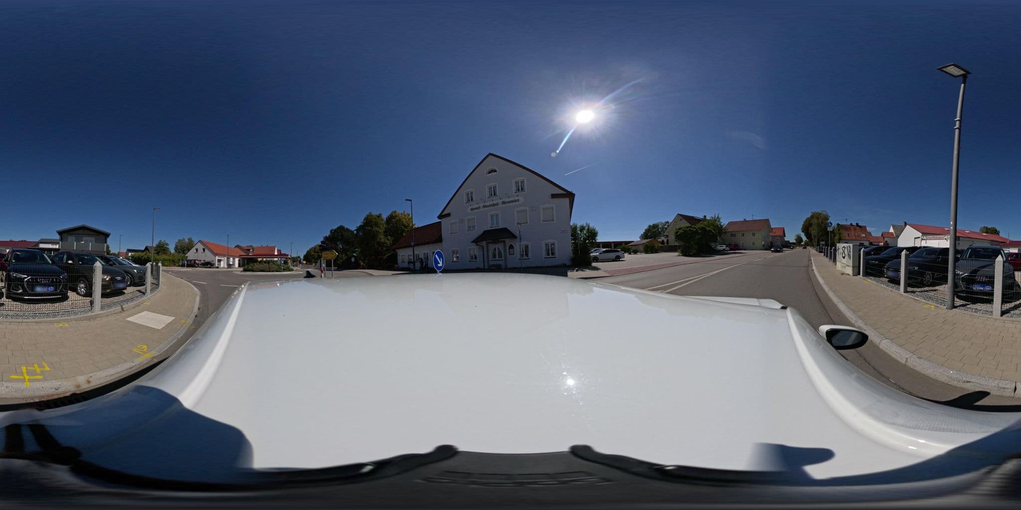 Street view near Gasthof Neuwirt, Hallbergmoos — © DerSton (CC BY-SA · Mapillary)
