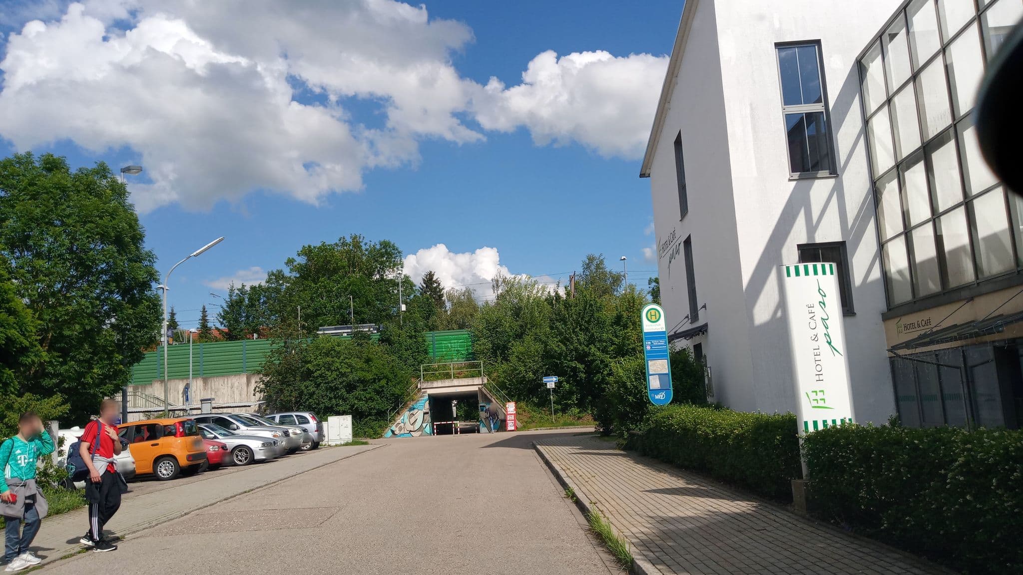 Street view near Hotel und Cafe Paso, Vierkirchen — © jakobramsteiner (CC BY-SA · Mapillary)