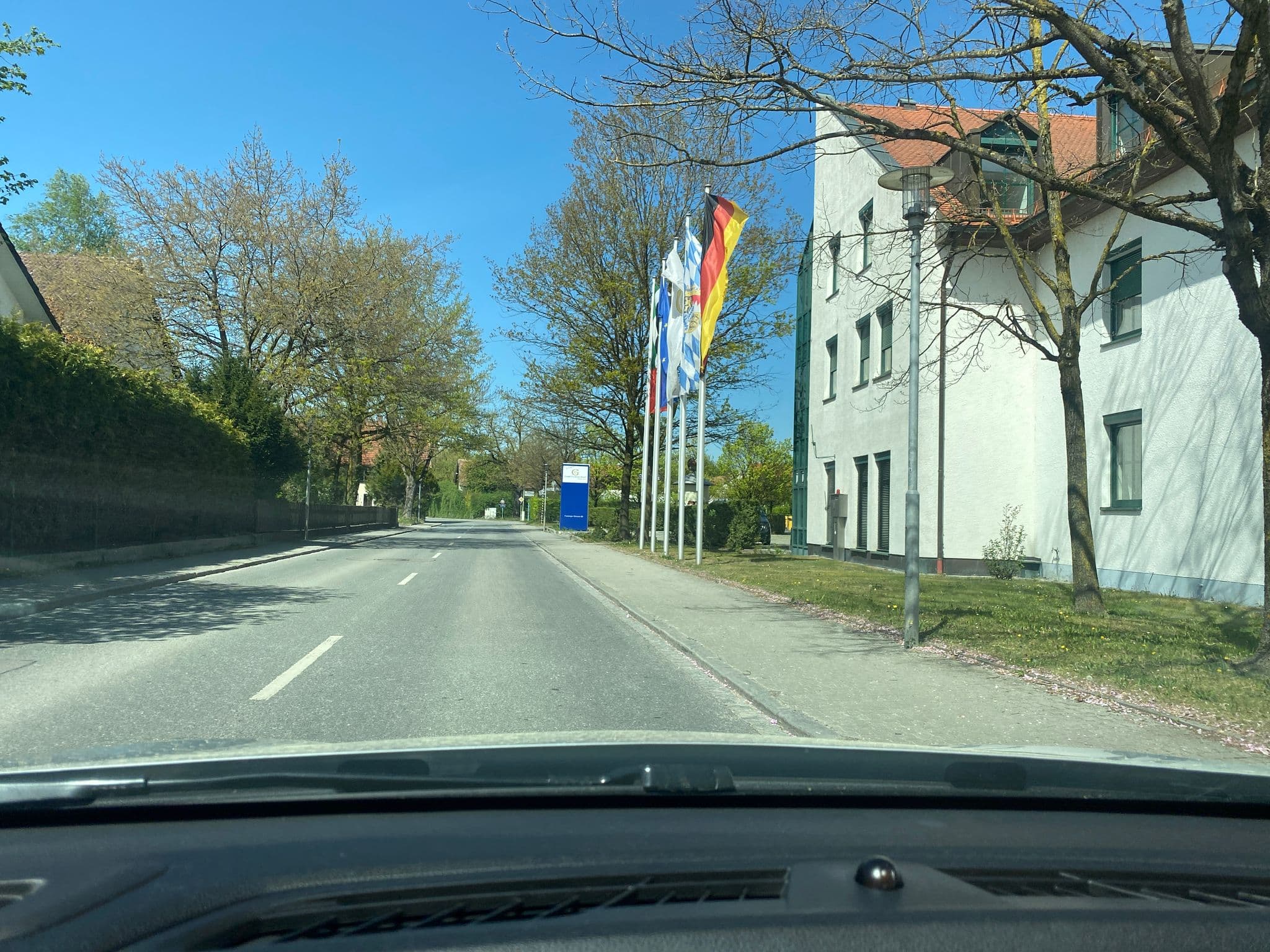 Street view near Atomis Hotel Munich Airport by Mercure, Oberding — © vorwaertsimmer (CC BY-SA · Mapillary)