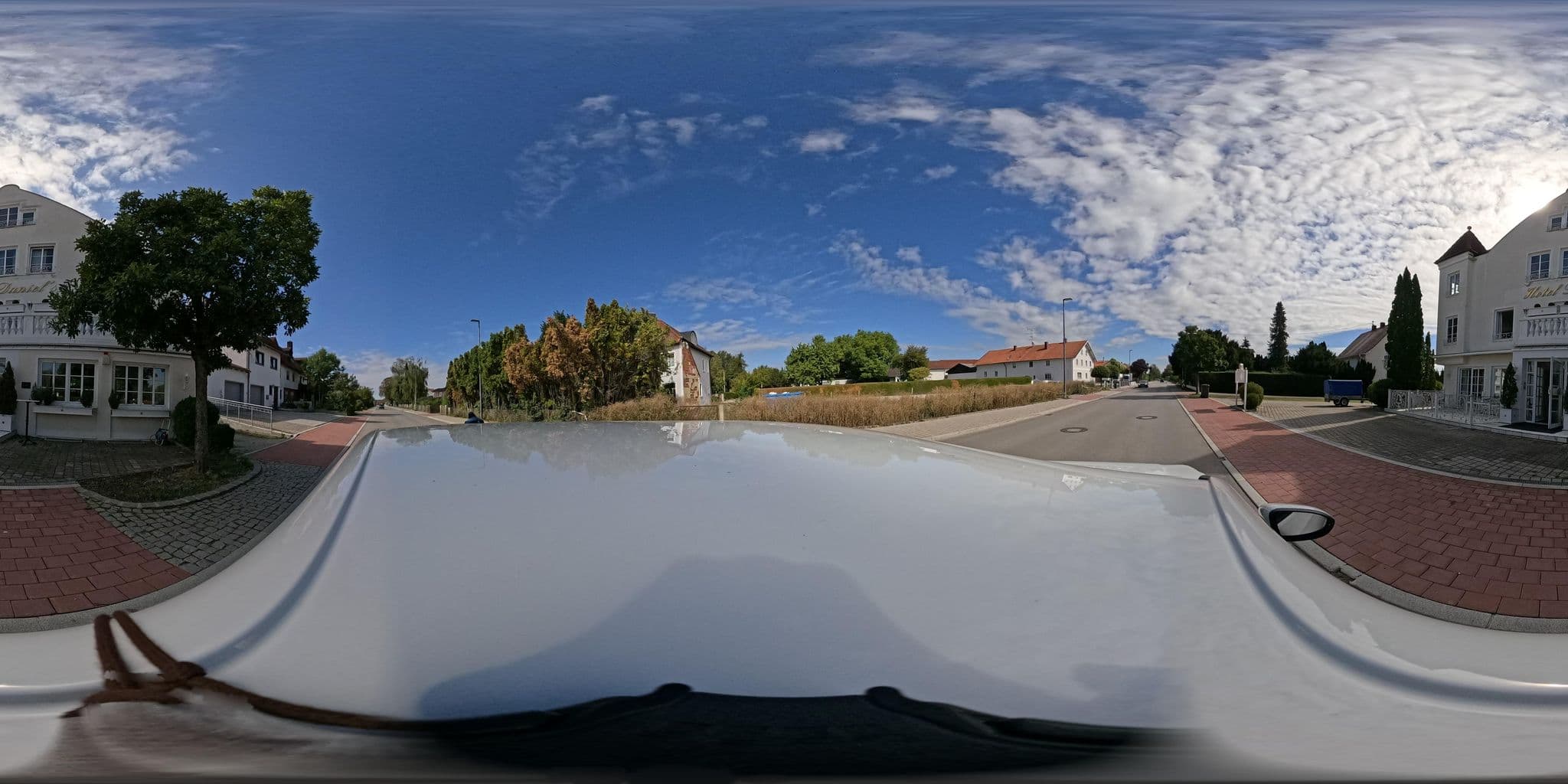 Street view near Hotel Daniels Hallbergmoos, Hallbergmoos — © DerSton (CC BY-SA · Mapillary)