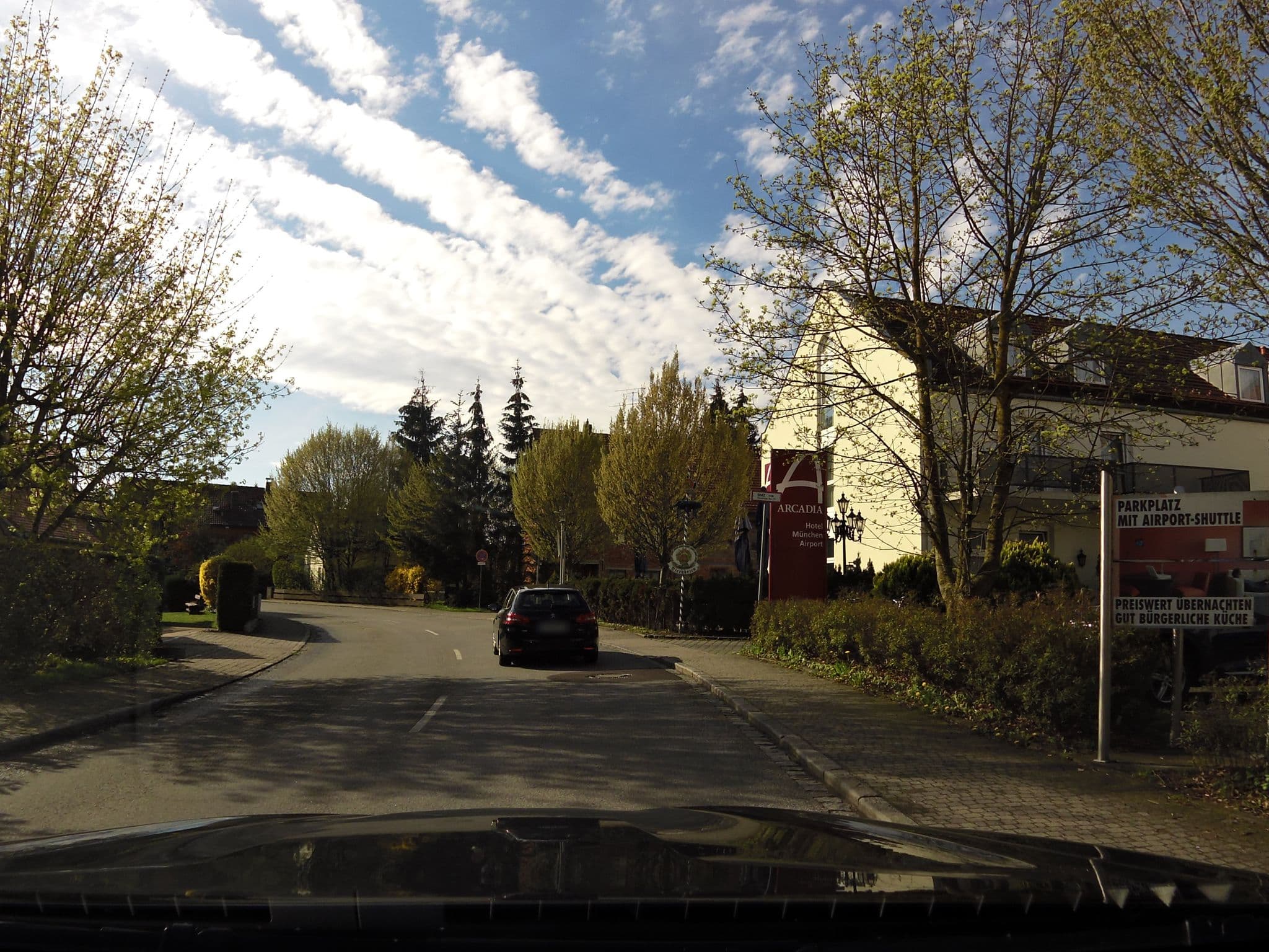 Street view near Ramada By Wyndham Hotel, Oberding — © czmrtn (CC BY-SA · Mapillary)