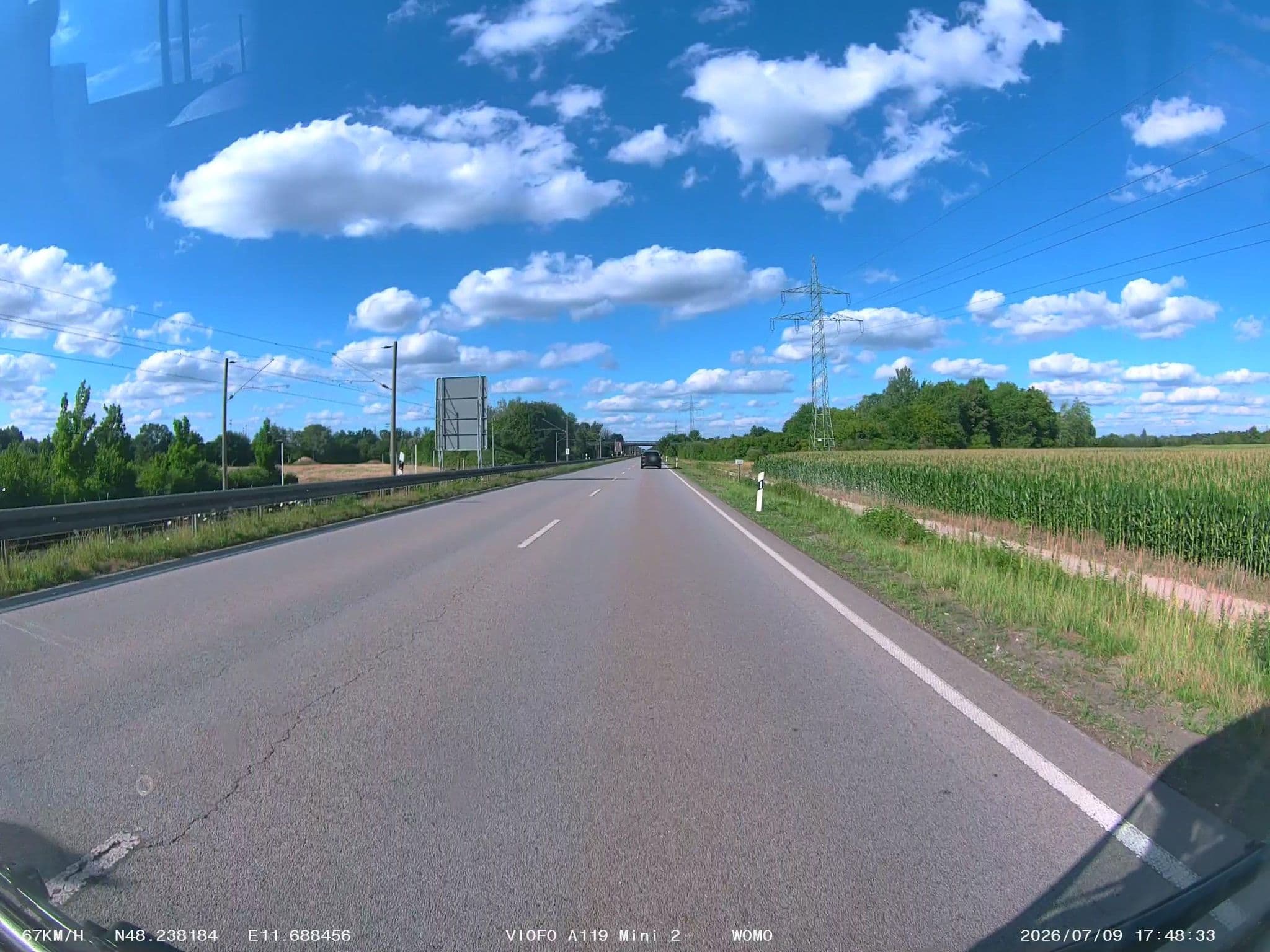 Street view near München Palace, Ismaning — © soulcover (CC BY-SA · Mapillary)