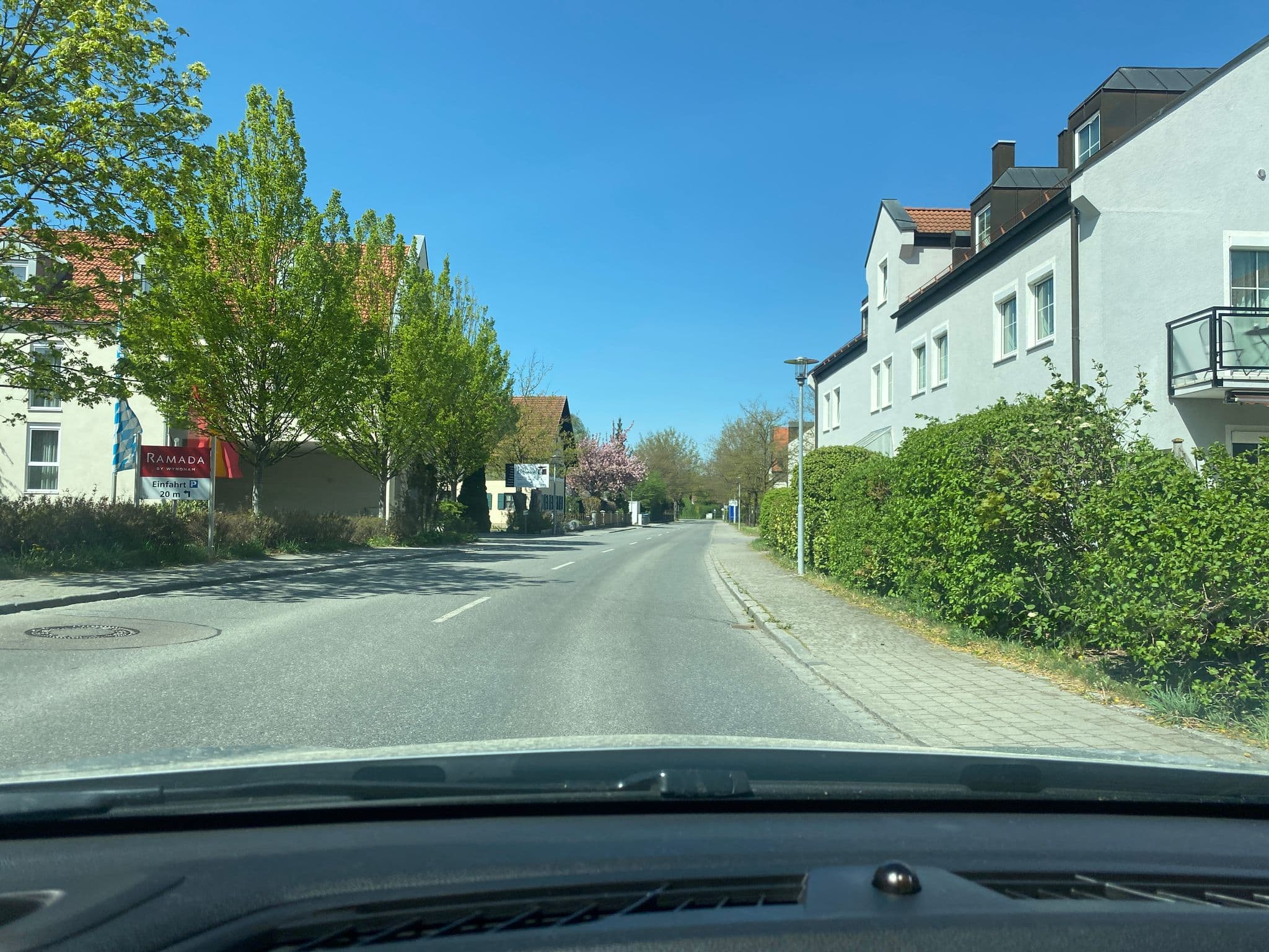 Street view near Arcadia Hotel München Airport, Oberding — © vorwaertsimmer (CC BY-SA · Mapillary)