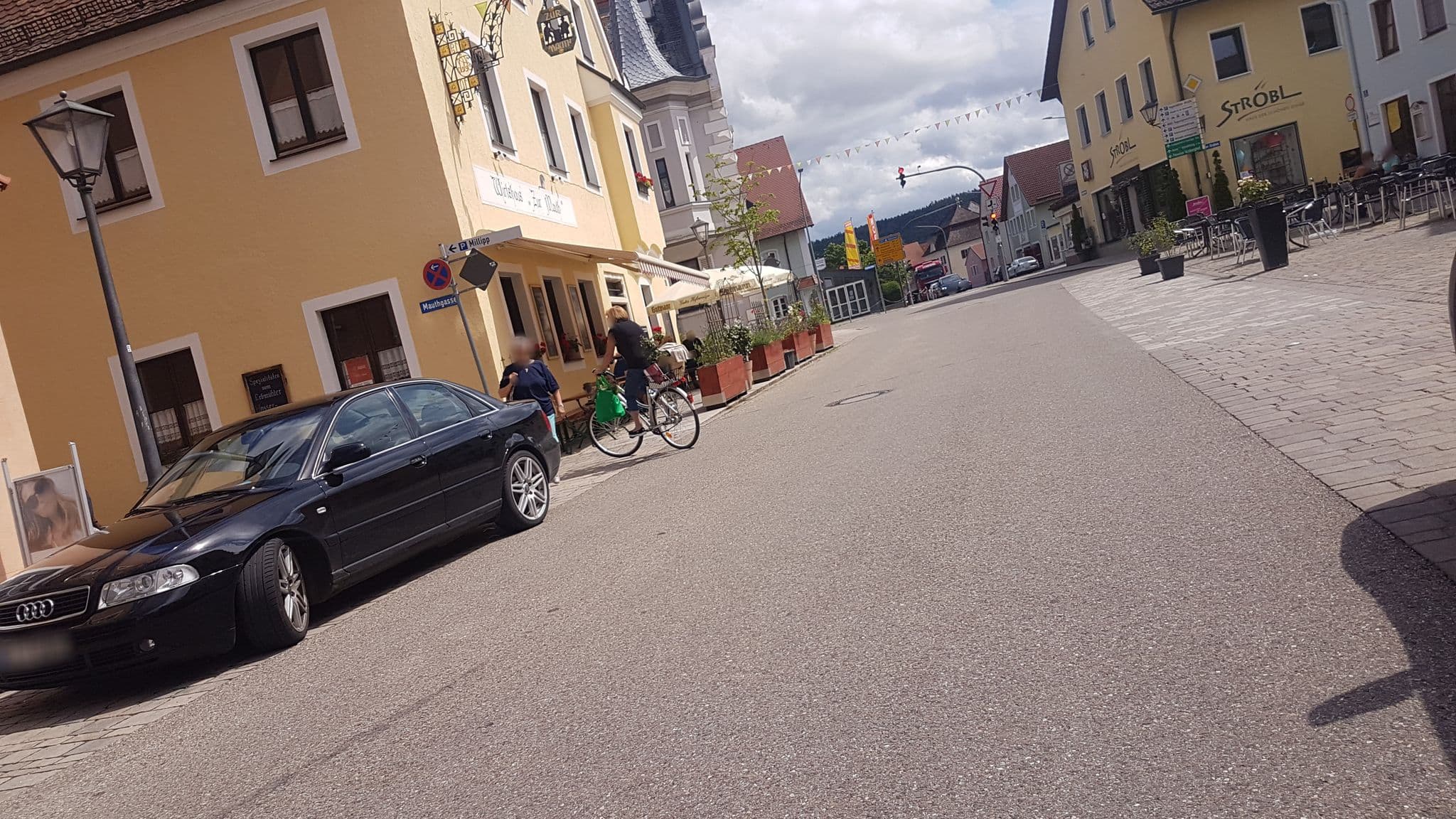 Street view near Altstadthotel Millipp, Dietfurt — © changchun1 (CC BY-SA · Mapillary)