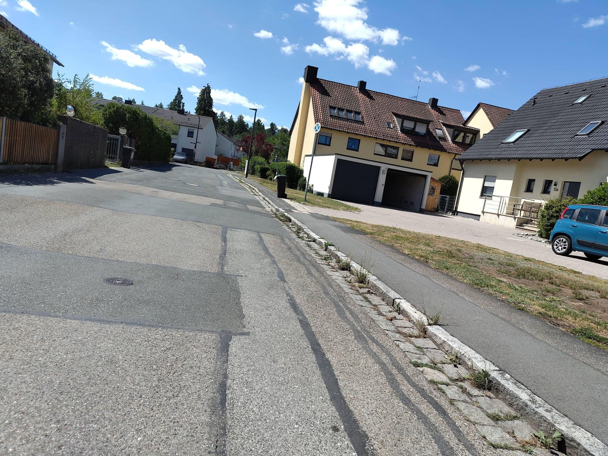 Street view near Volker Krampe & Elisabeth Krampe, Feucht — © HaraldBk (CC BY-SA · Mapillary)