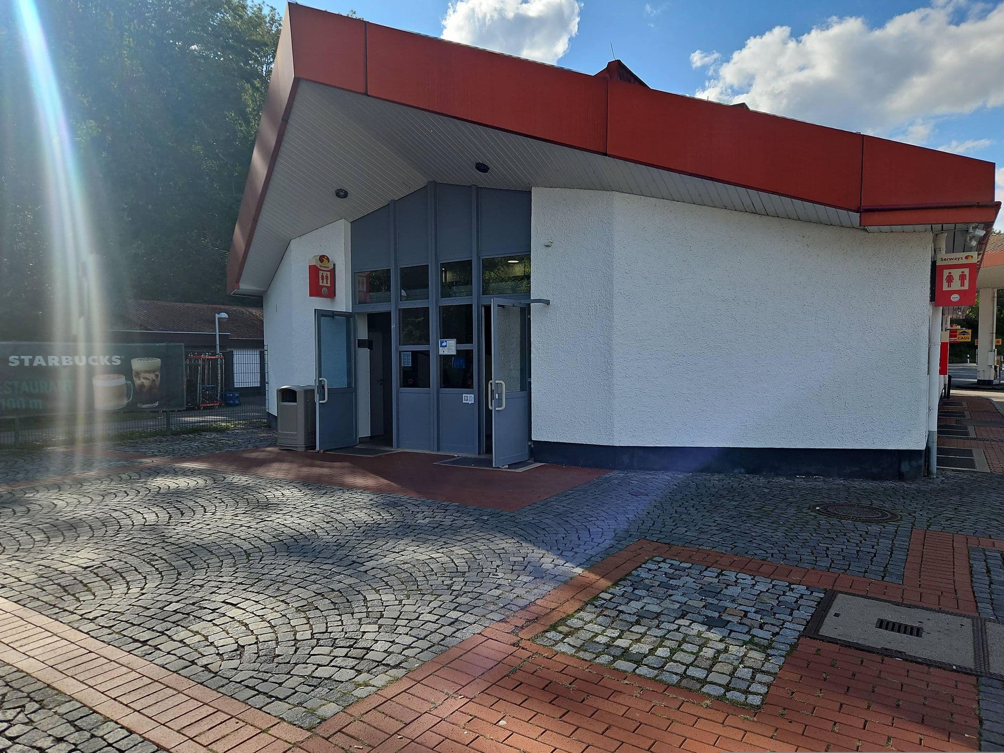 Street view near Marriott Hotel, Greding — © bigbug21 (CC BY-SA · Mapillary)