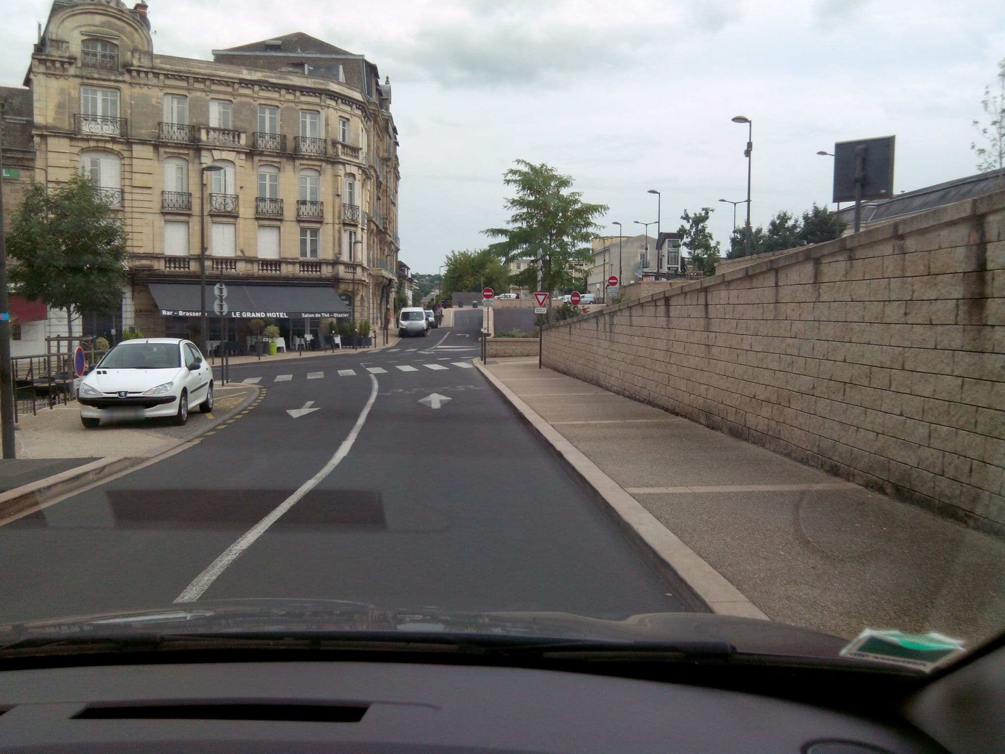 Street view near Le France, Brive-la-Gaillarde — © alainproviste (CC BY-SA · Mapillary)