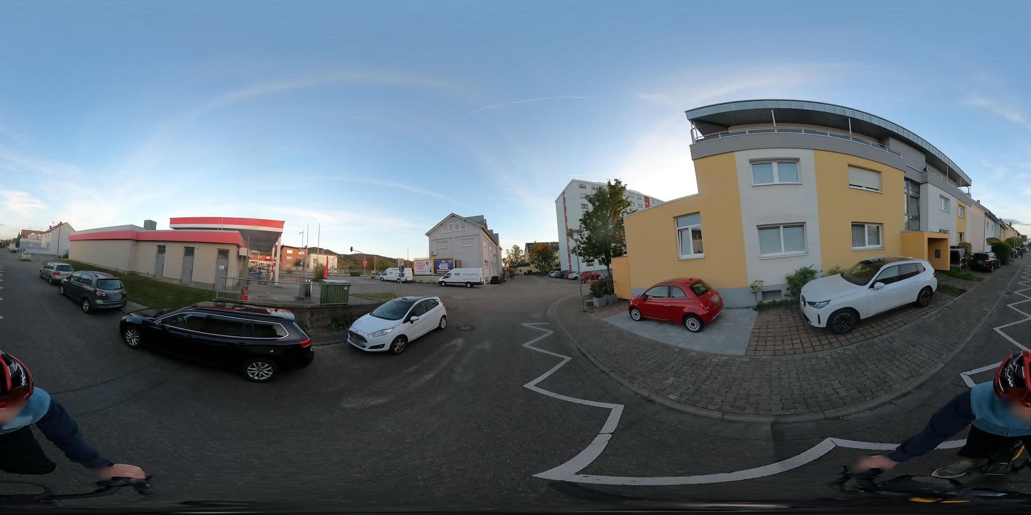 Street view near Hotel Astron, Hirschberg an der Bergstraße — © RadNETZ (CC BY-SA · Mapillary)