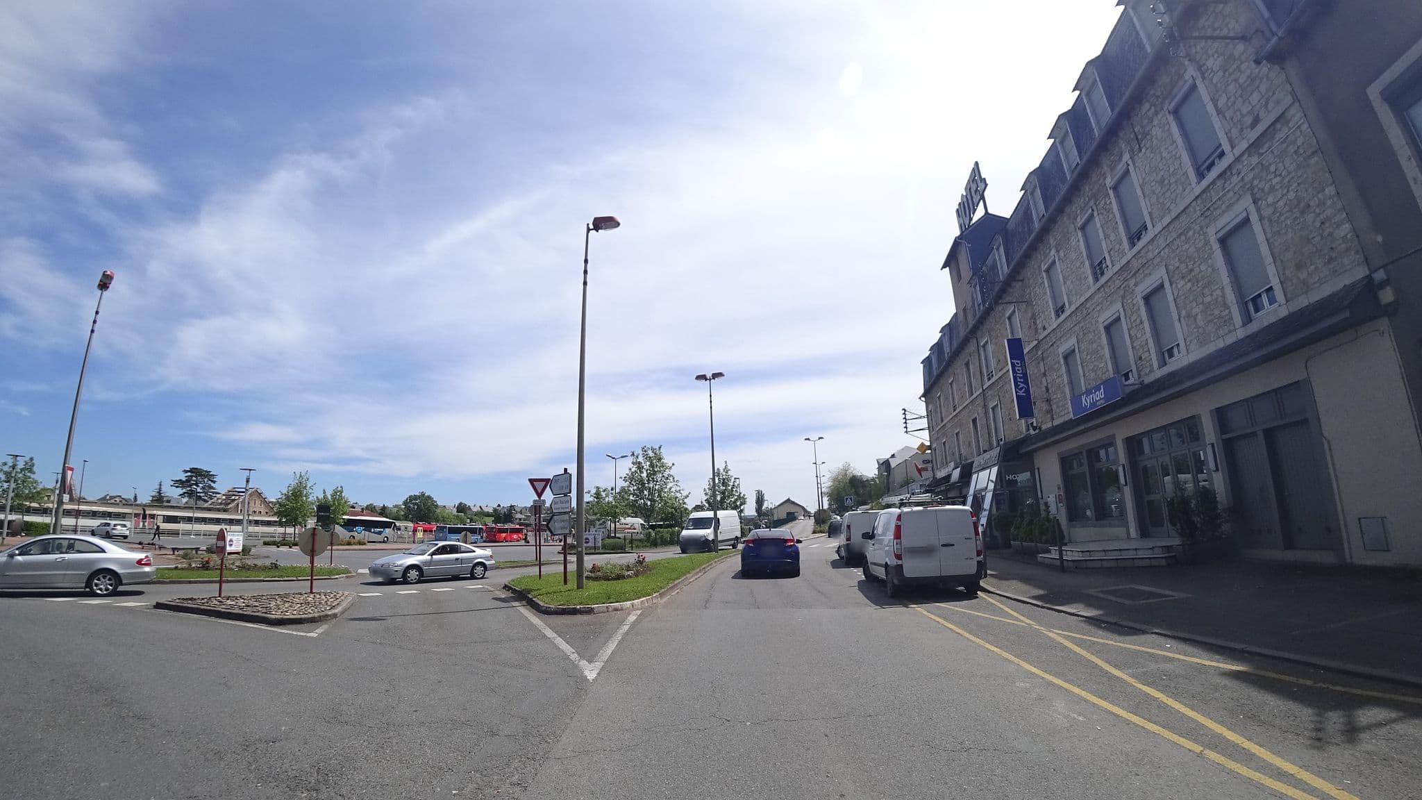 Street view near Hôtel Kyriad, Rodez — © yod4z (CC BY-SA · Mapillary)