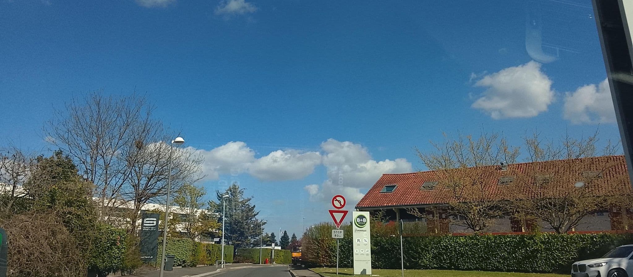 Street view near B&B Hotel Lyon Eurexpo Bron, Bron — © HugoC01 (CC BY-SA · Mapillary)