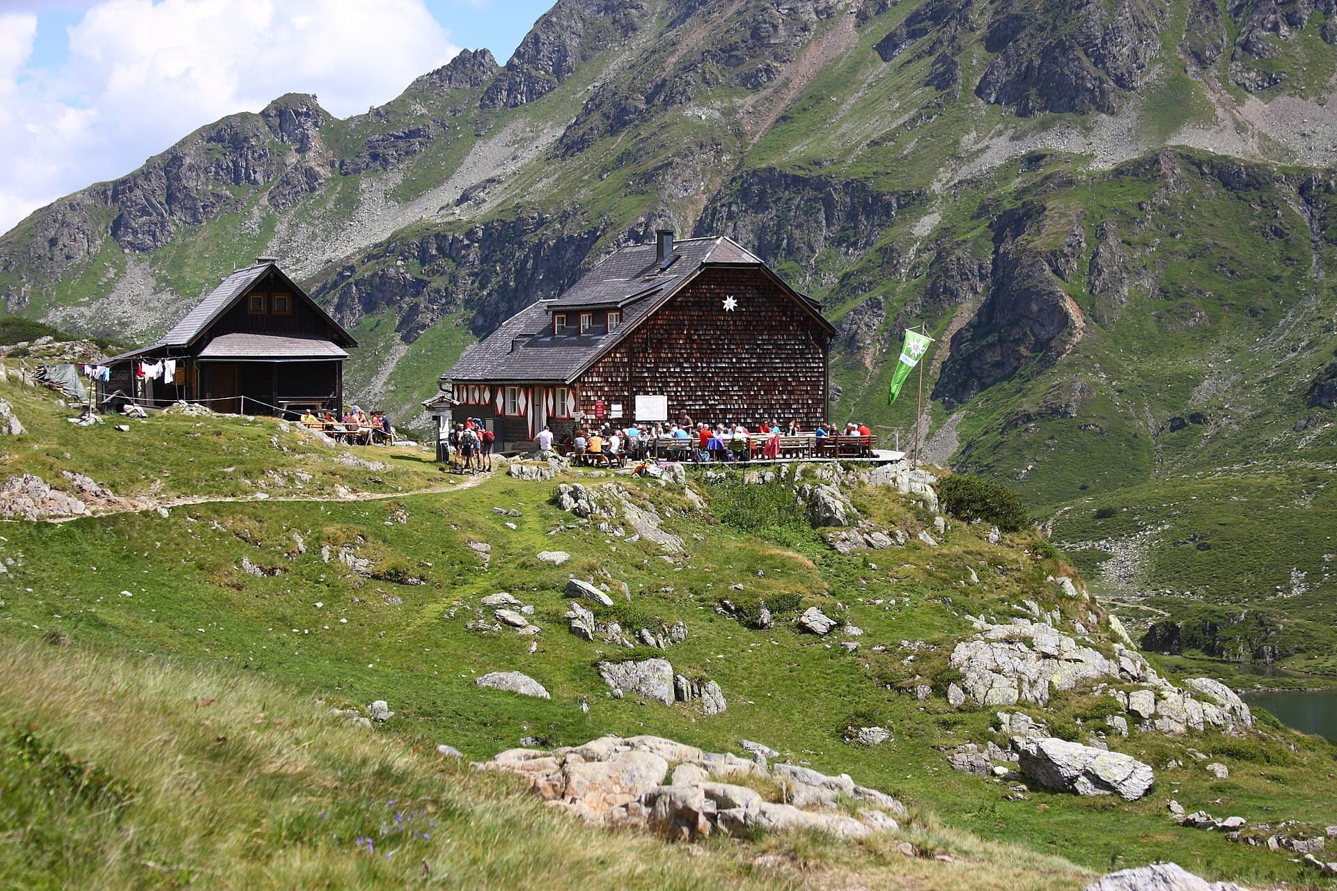Ignaz-Mattis-Hütte (via Wikimedia Commons, CC BY-SA 3.0)