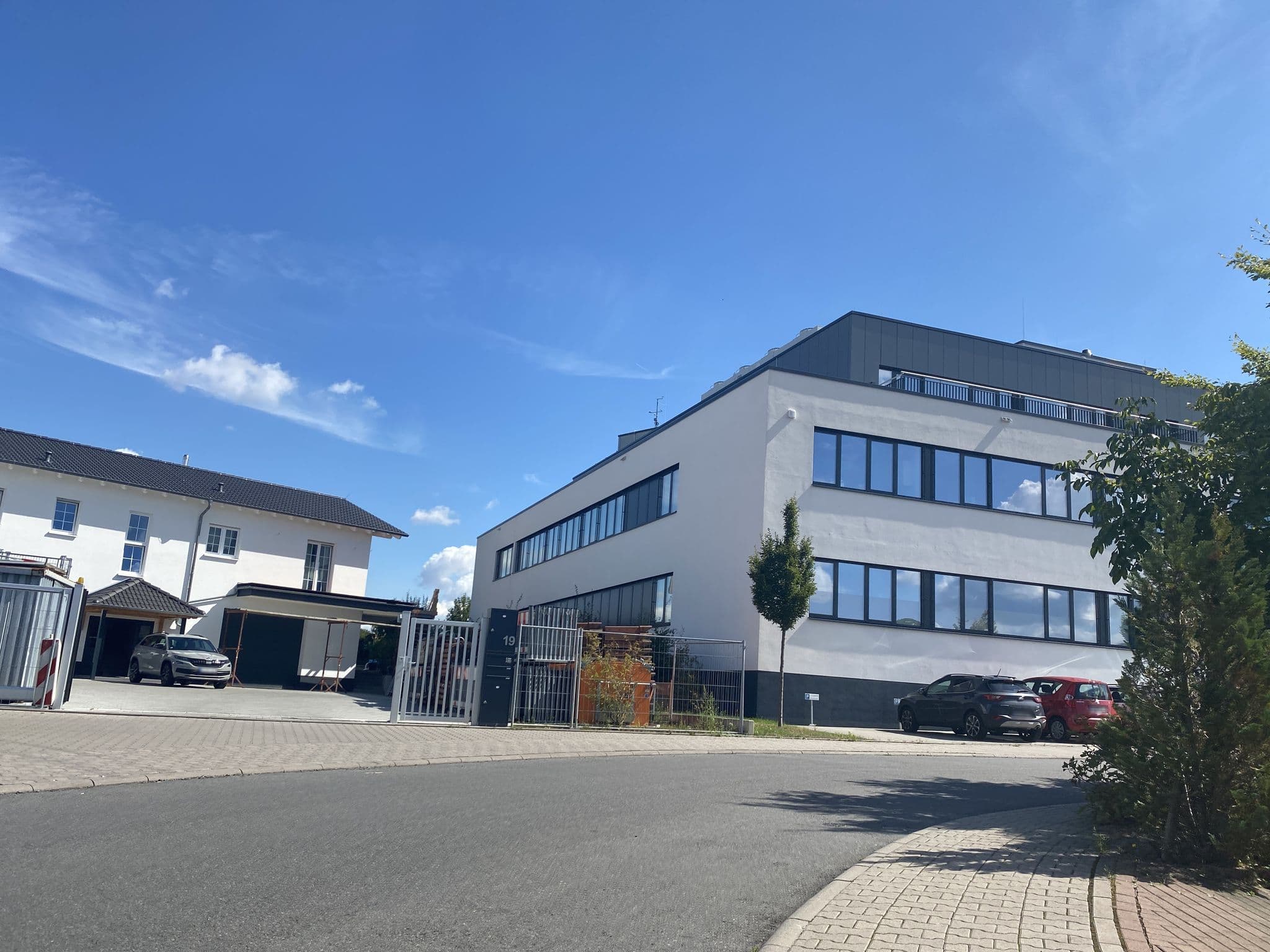 Street view near NRD Orbishöhe GmbH Wohngruppe Roßdorf, Roßdorf — © candice2001 (CC BY-SA · Mapillary)