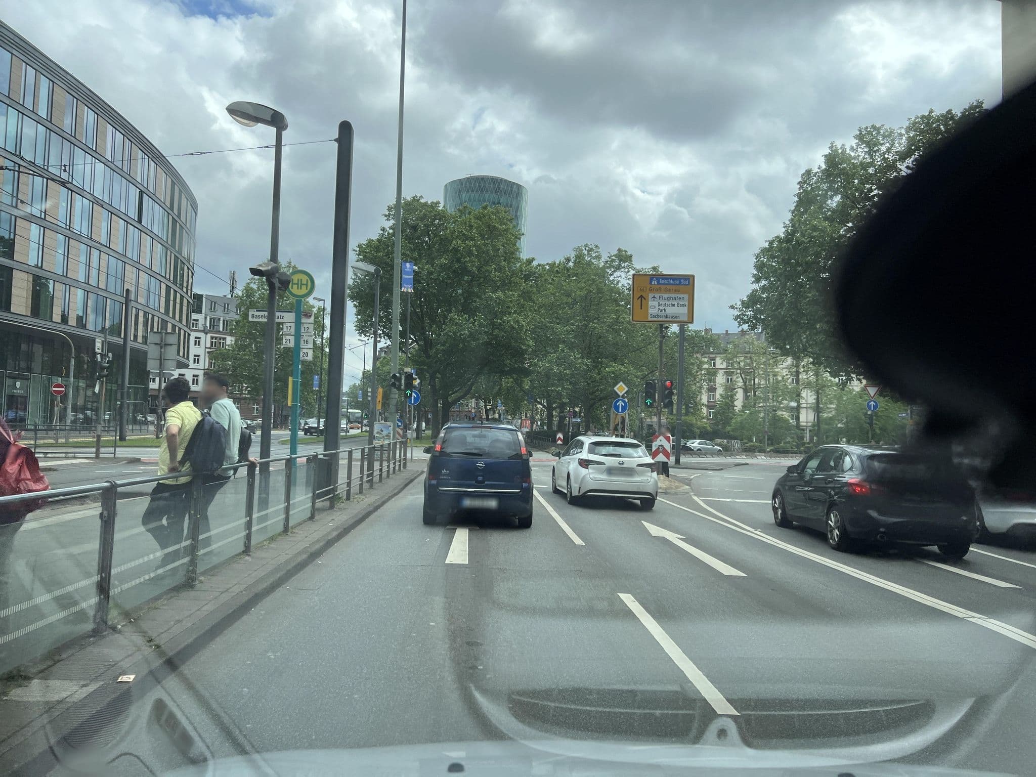 Street view near FreddApp One, Frankfurt am Main — © robffm (CC BY-SA · Mapillary)