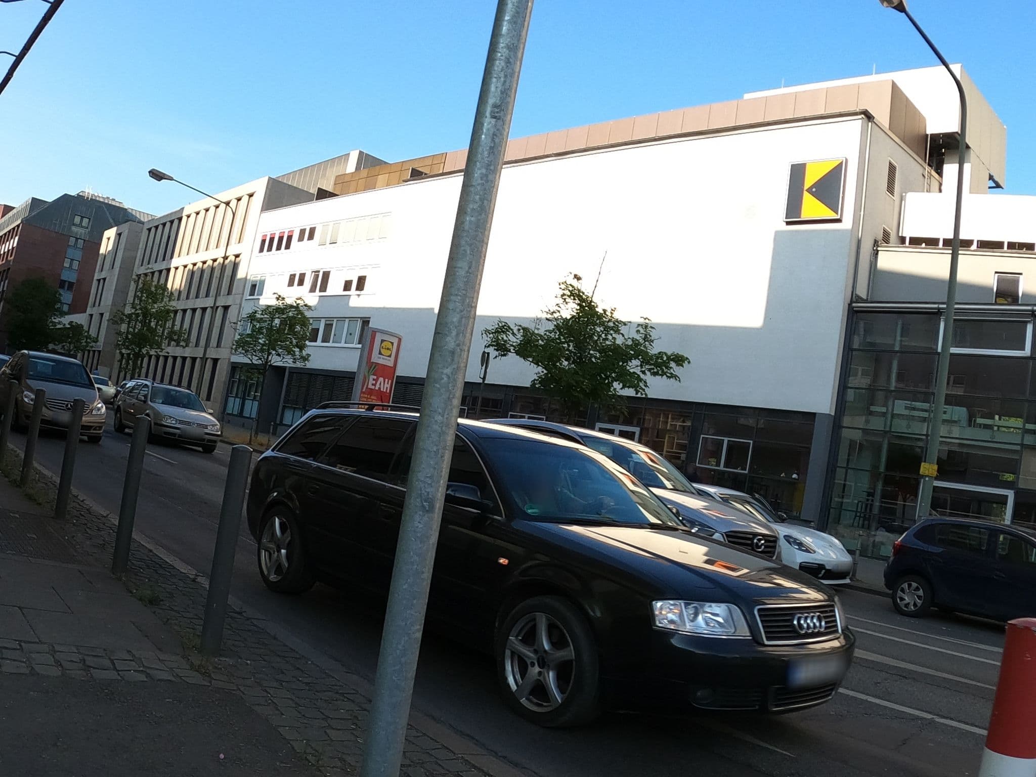 Street view near Kolping, Frankfurt am Main — © chuck (CC BY-SA · Mapillary)