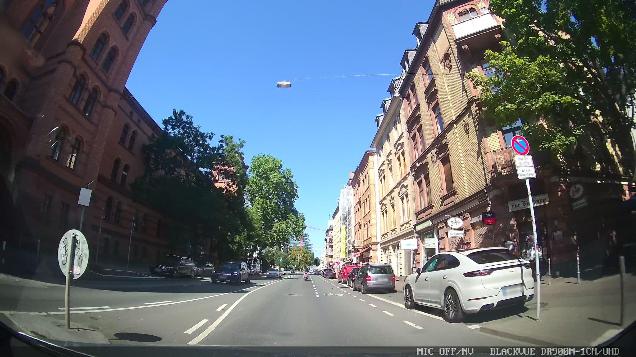 Street view near Goethe Apartment, Frankfurt am Main — © chuck (CC BY-SA · Mapillary)