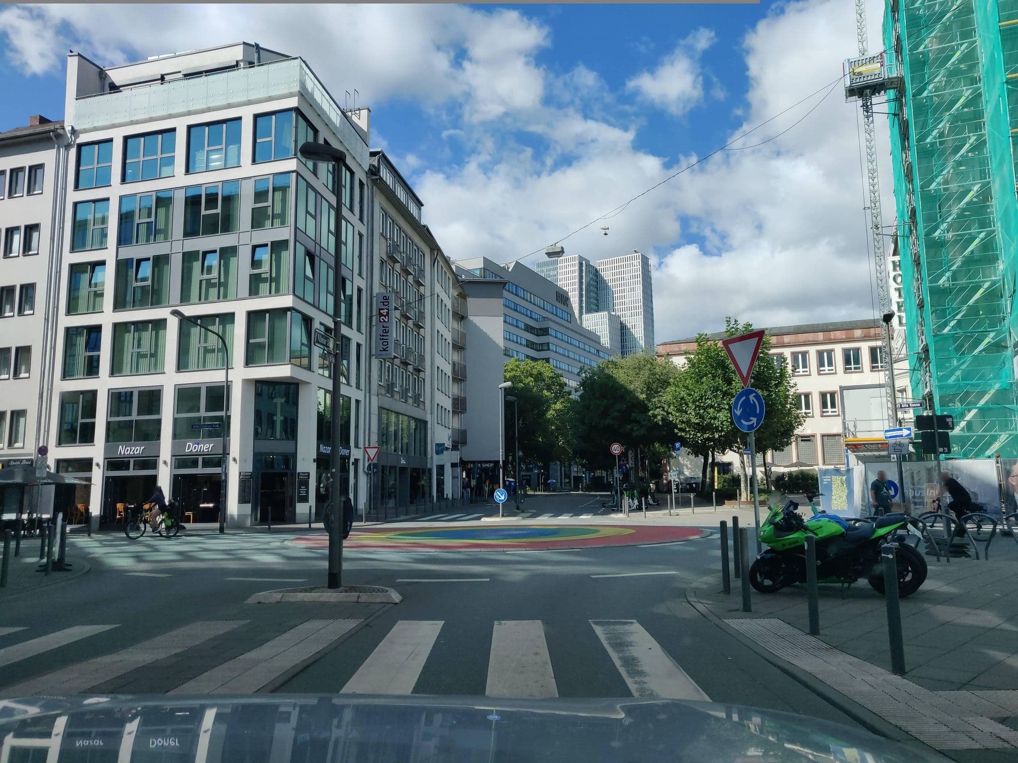 Street view near Hotel Byblos-Julia, Frankfurt am Main — © Yha1 (CC BY-SA · Mapillary)