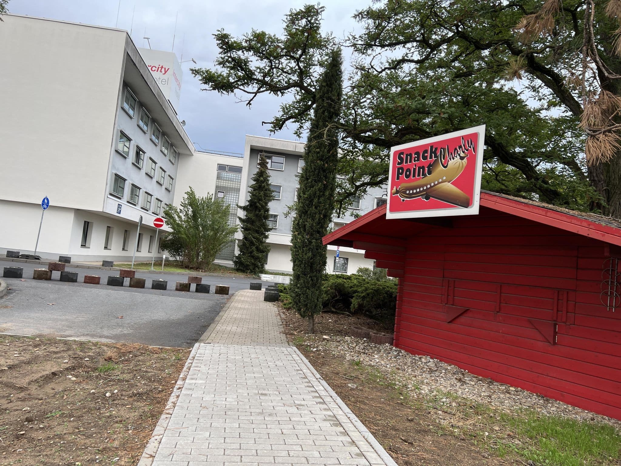 Street view near Zimmer 3036, Zeppelinheim — © chuck (CC BY-SA · Mapillary)