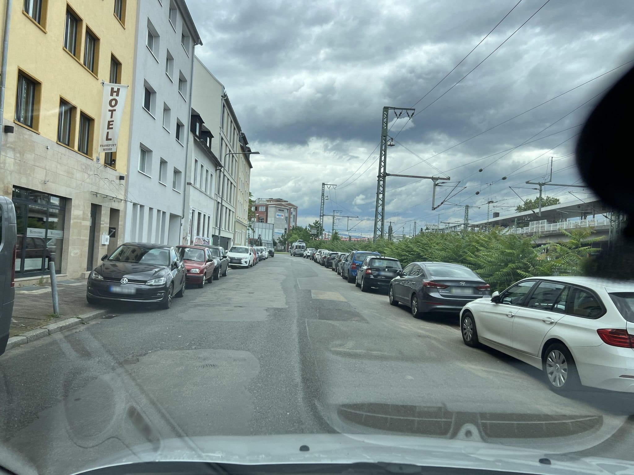 Street view near Hotel Arena an der Messe, Gallus — © robffm (CC BY-SA · Mapillary)