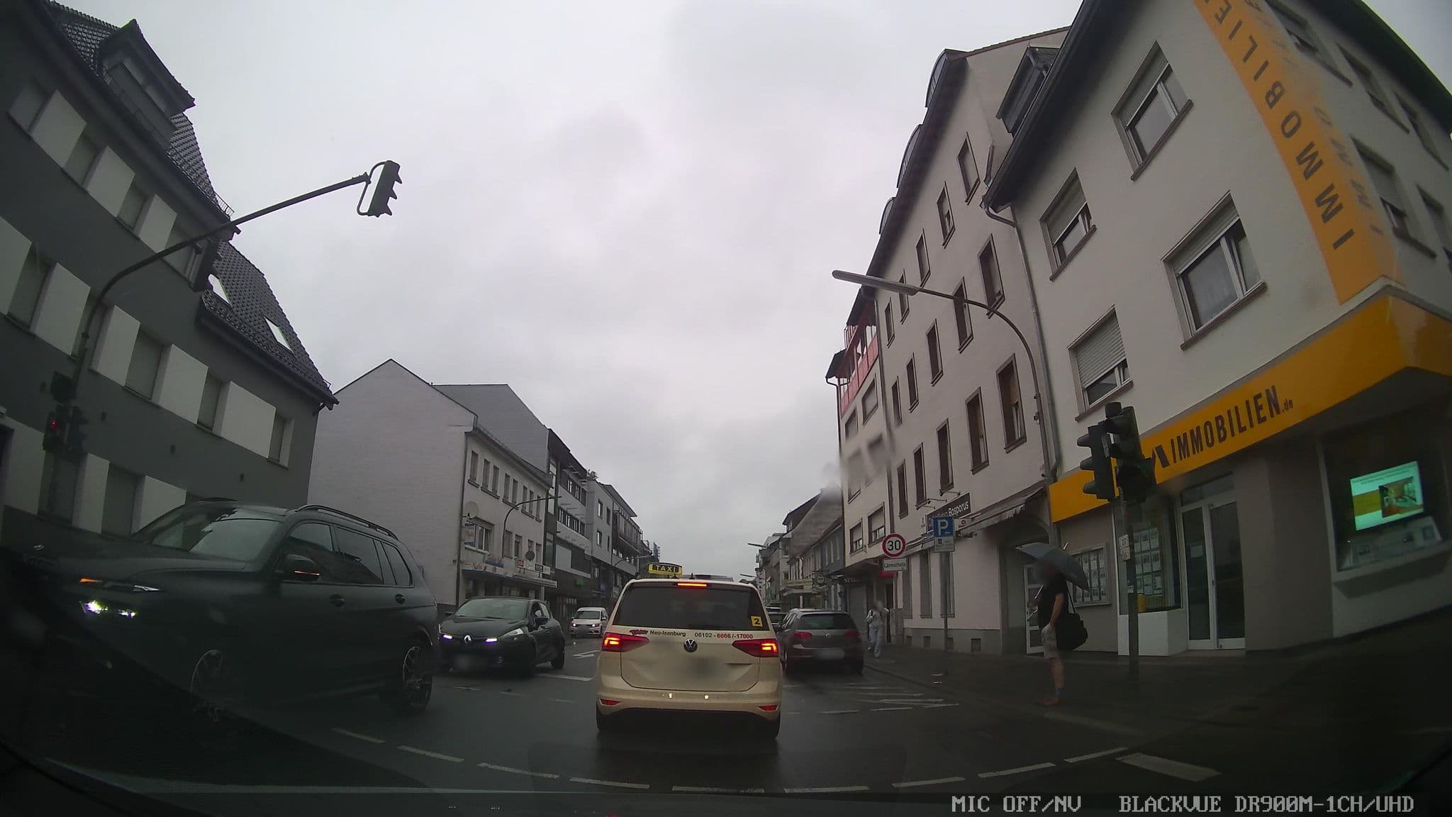 Street view near Gaststädte Bar'on, Neu-Isenburg — © chuck (CC BY-SA · Mapillary)