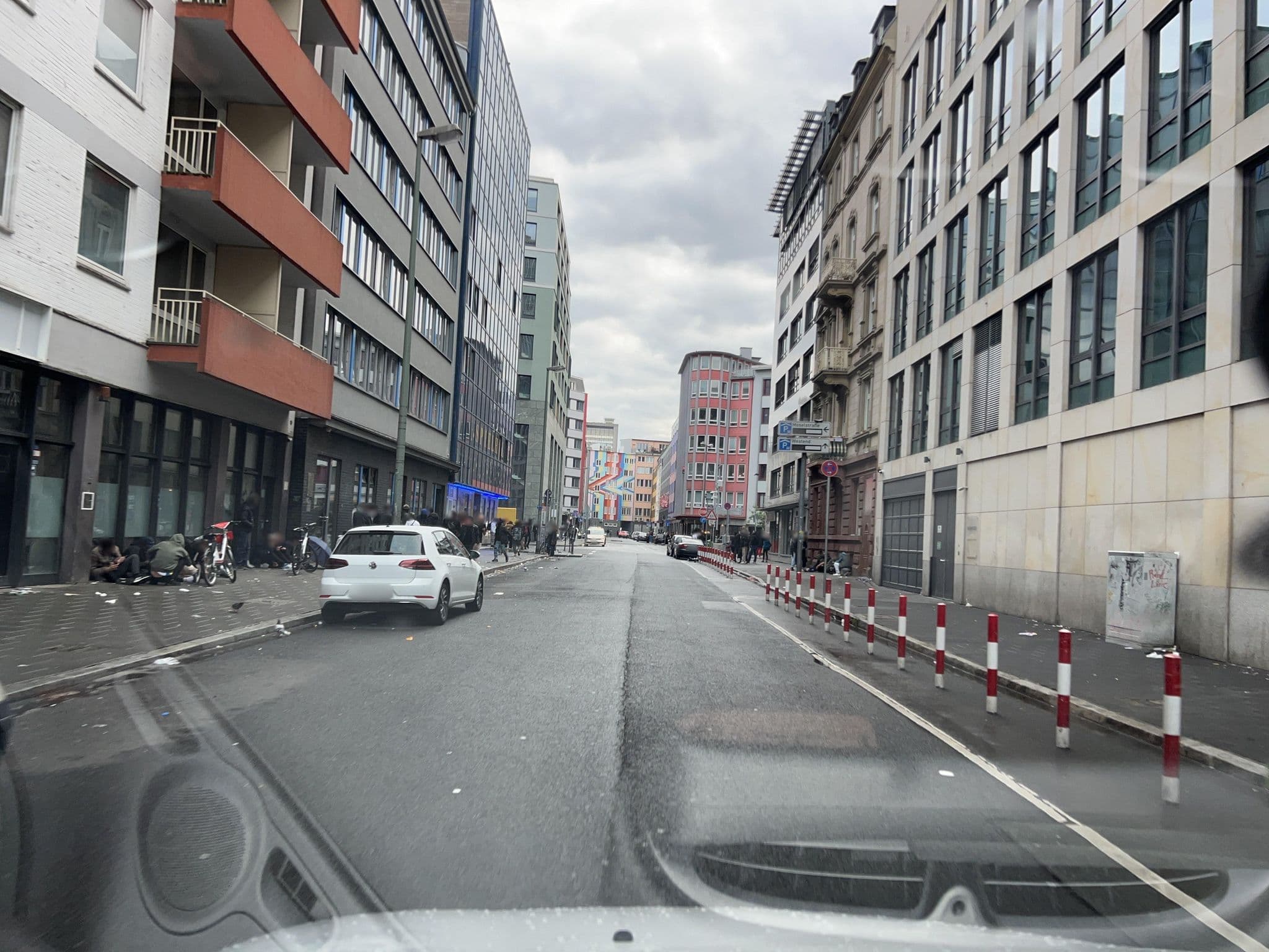 Street view near Smart Stay Hotel Frankfurt, Frankfurt am Main — © robffm (CC BY-SA · Mapillary)