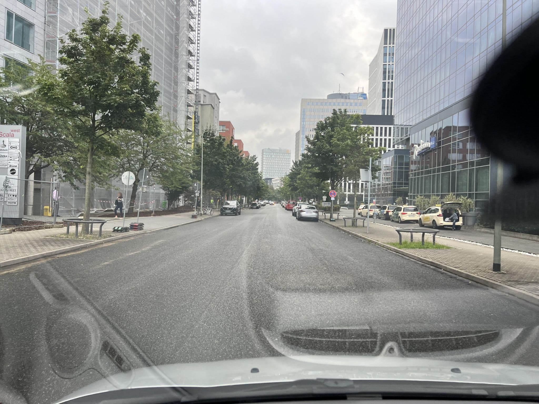 Street view near Room 425, Gallus — © robffm (CC BY-SA · Mapillary)