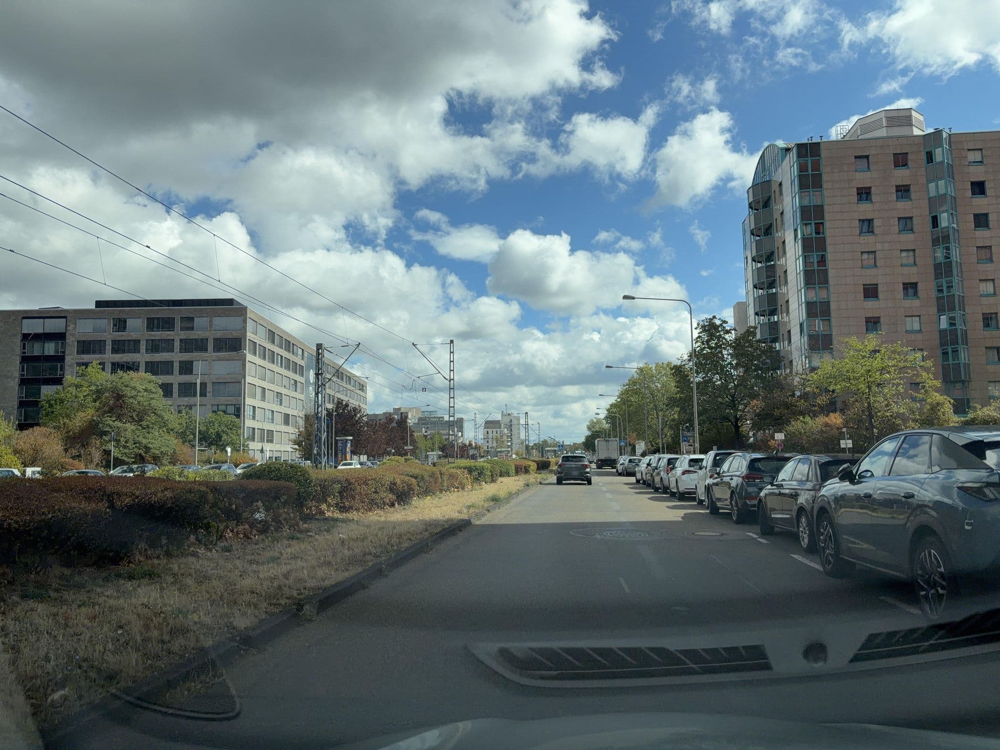 Street view near H.E.A.D. Hotel Equipment and Design GmbH, Niederrad — © robffm (CC BY-SA · Mapillary)