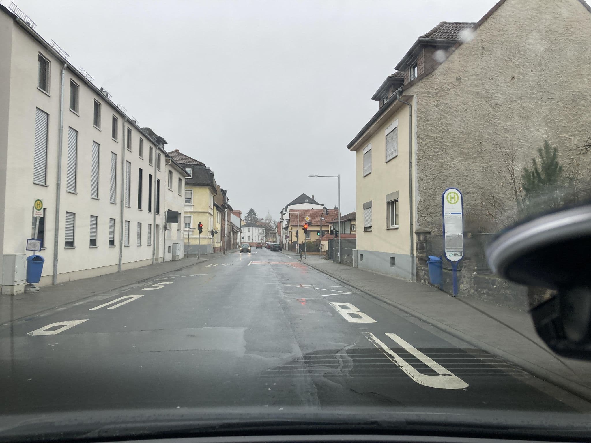 Street view near Hotel Sauer Garni Neu-Isenburg, Neu-Isenburg — © robffm (CC BY-SA · Mapillary)
