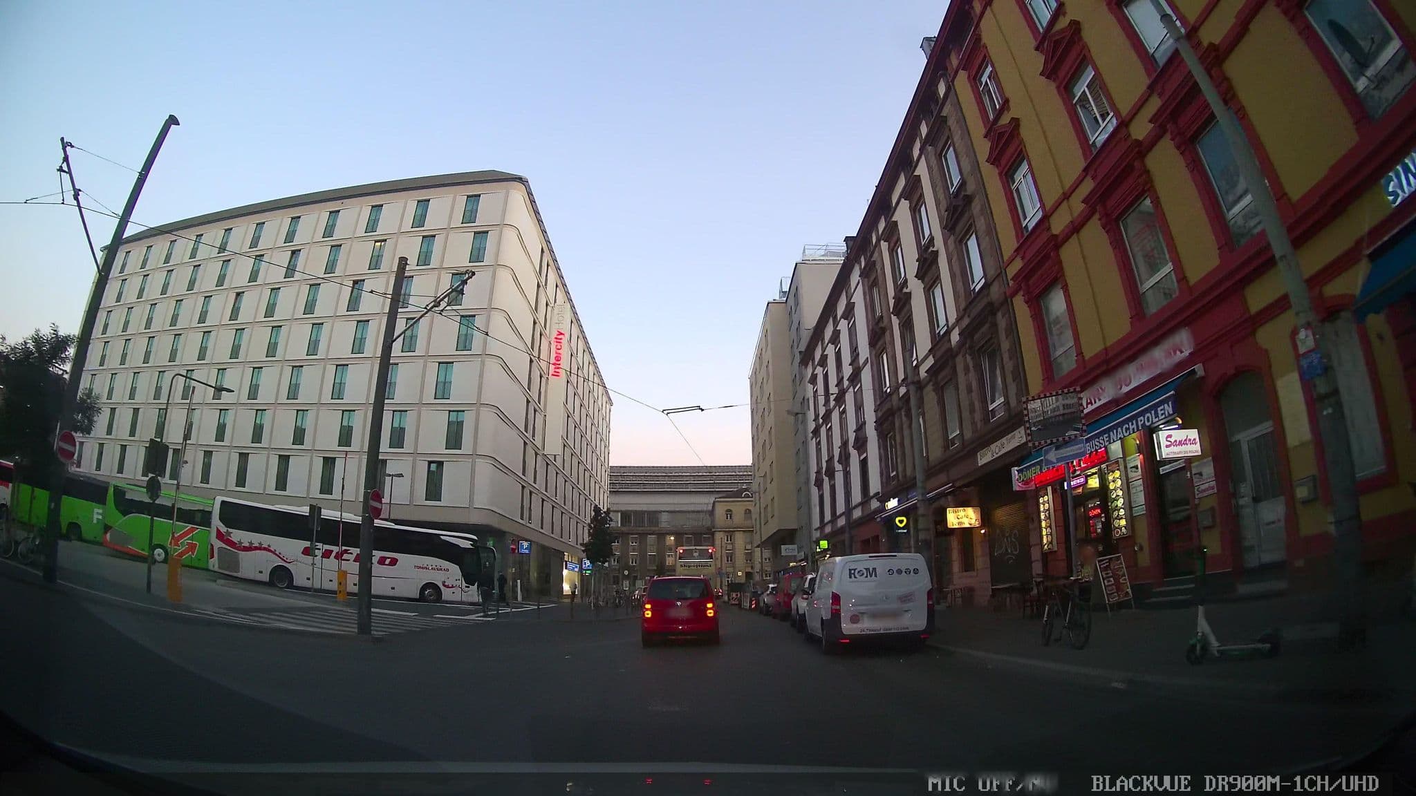 Street view near Villa Hotels Deutschland GmbH, Frankfurt am Main — © chuck (CC BY-SA · Mapillary)