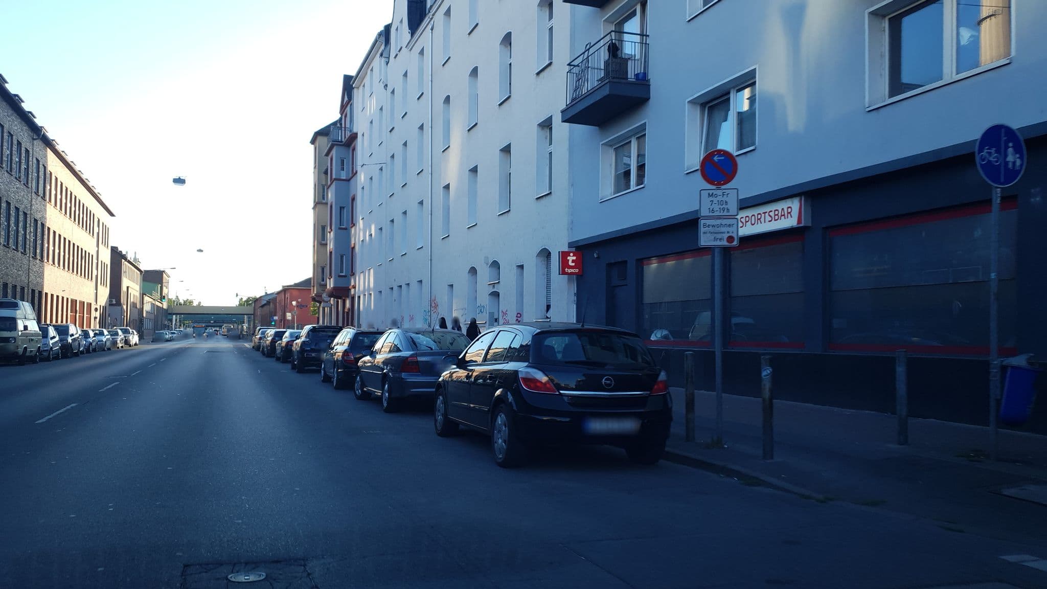 Street view near Firstclass Lloyed, Gallus — © b166er (CC BY-SA · Mapillary)