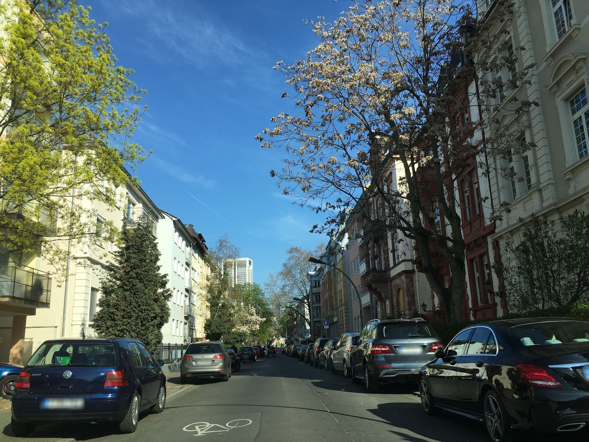 Street view near Hotel Gölz Garni, Frankfurt am Main — © foxman (CC BY-SA · Mapillary)