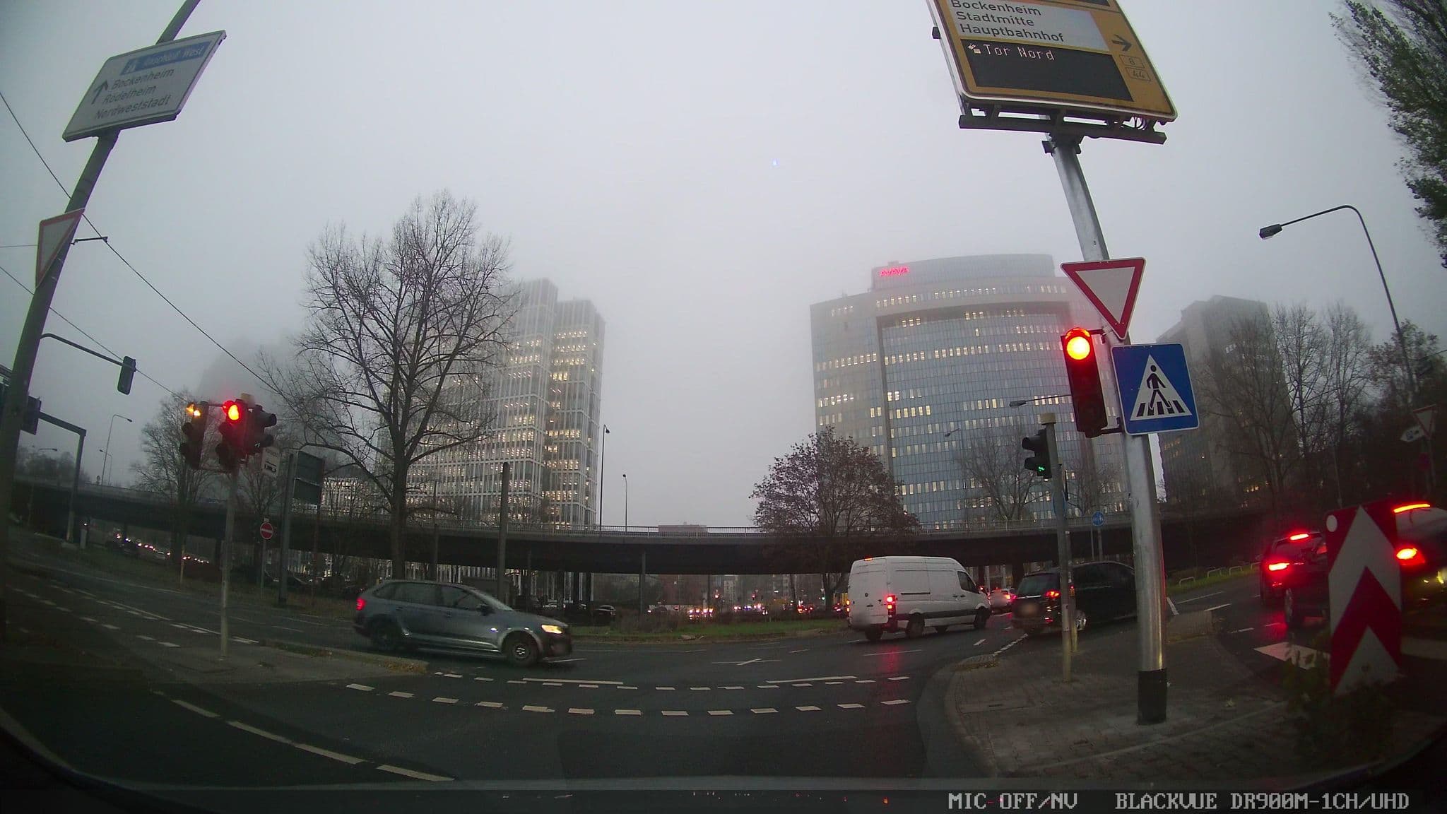 Street view near THEQUBEHOTEL, Gallus — © chuck (CC BY-SA · Mapillary)