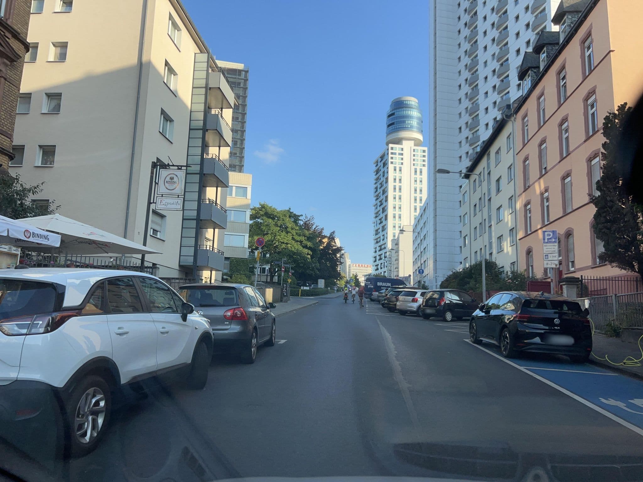 Street view near H7 Marc's Place, Frankfurt am Main — © robffm (CC BY-SA · Mapillary)