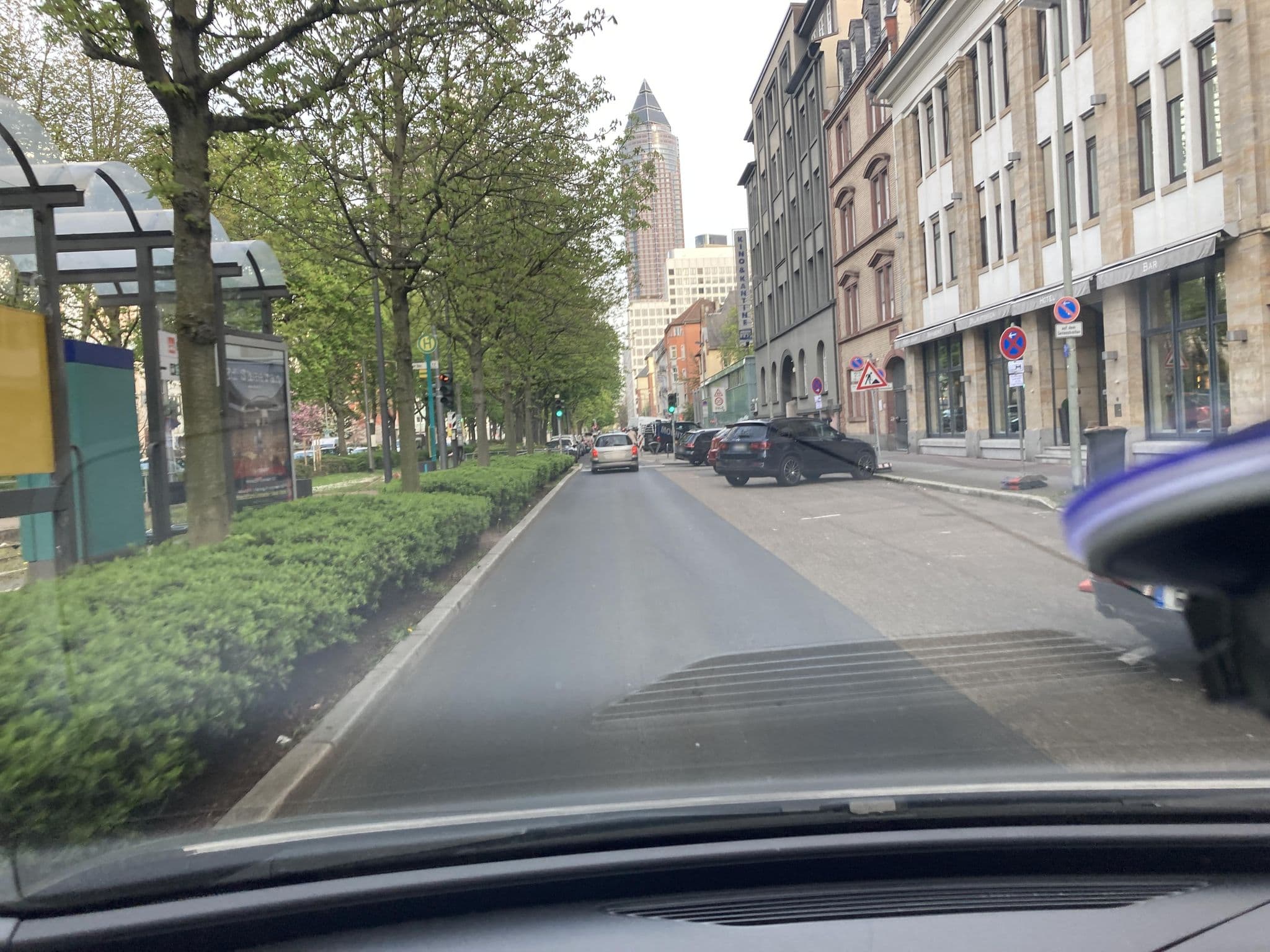 Street view near Flemings Hotel Frankfurt-Hamburger Allee, Gallus — © robffm (CC BY-SA · Mapillary)