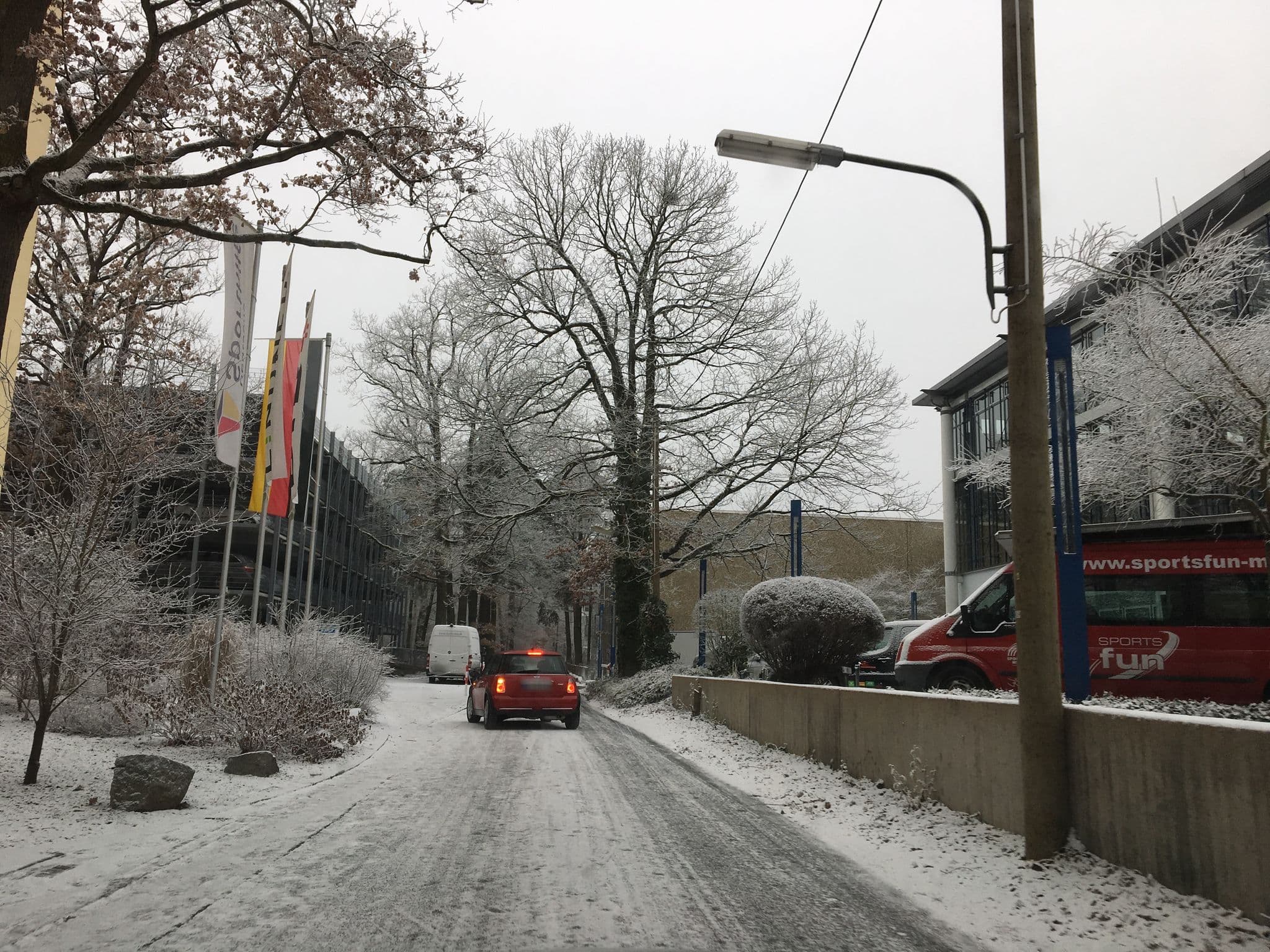 Street view near Lindner Hotel & Sports Academy, Niederrad — © chuck (CC BY-SA · Mapillary)