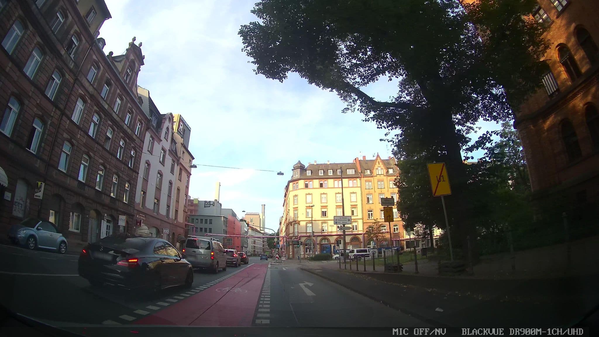 Street view near 東横イン フランクフルト, Gallus — © chuck (CC BY-SA · Mapillary)