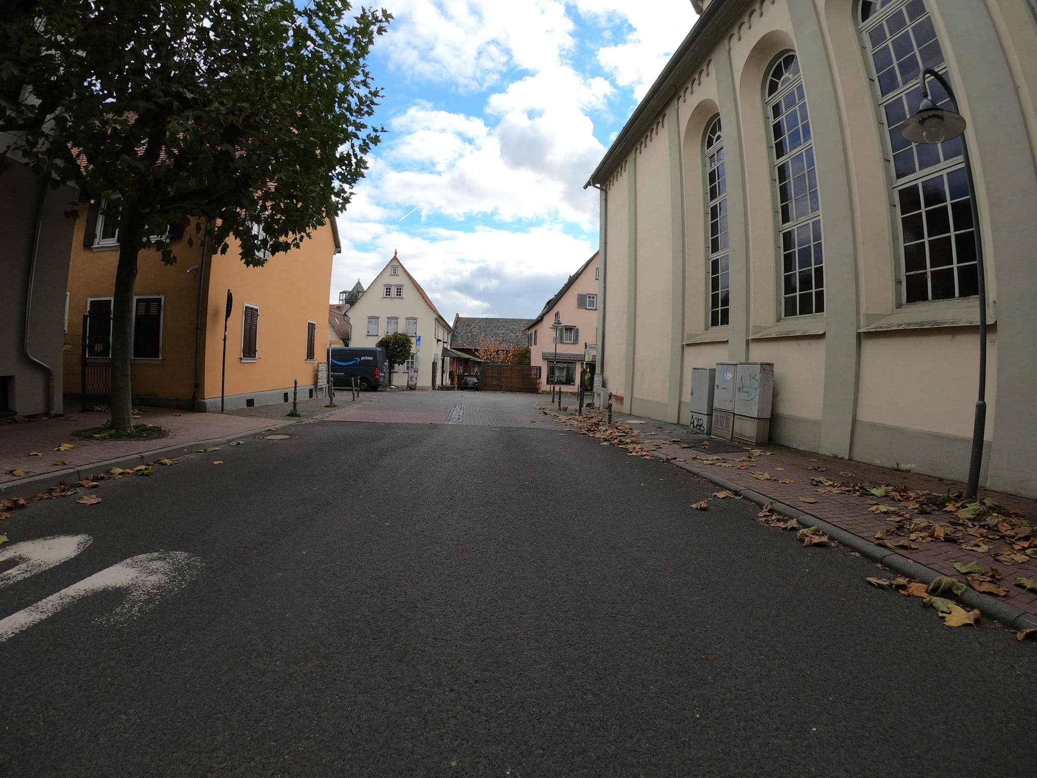 Street view near Hotel Zum Löwen, Friedrichsdorf — © tmka (CC BY-SA · Mapillary)