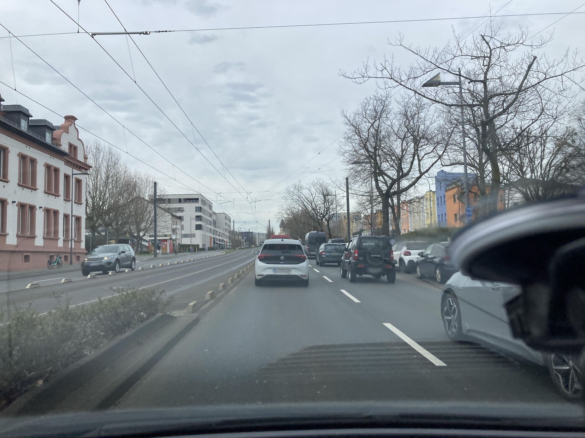 Street view near Arena an der Friedberger Warte, Frankfurt am Main — © robffm (CC BY-SA · Mapillary)