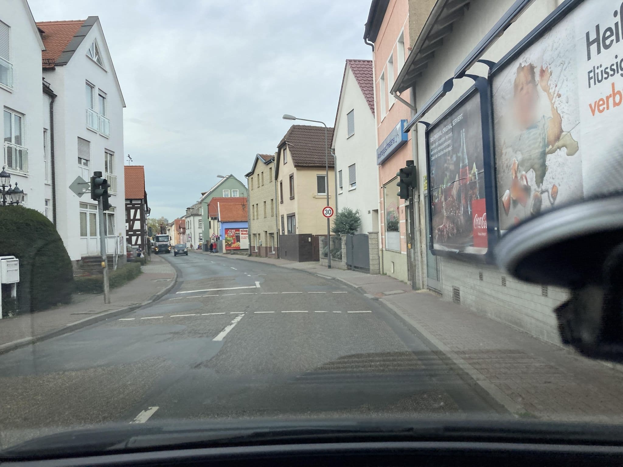 Street view near Günter Gaul, Bad Vilbel — © robffm (CC BY-SA · Mapillary)