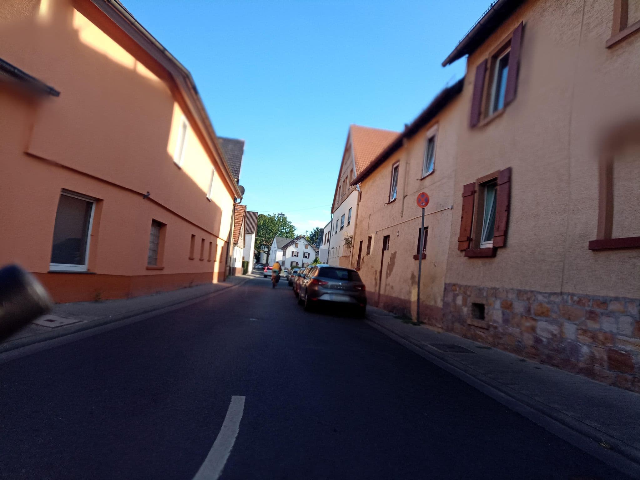 Street view near Darmstaedter Hof Hotel Frankfurt am Main, Bad Homburg vor der Höhe — © sungedoul (CC BY-SA · Mapillary)