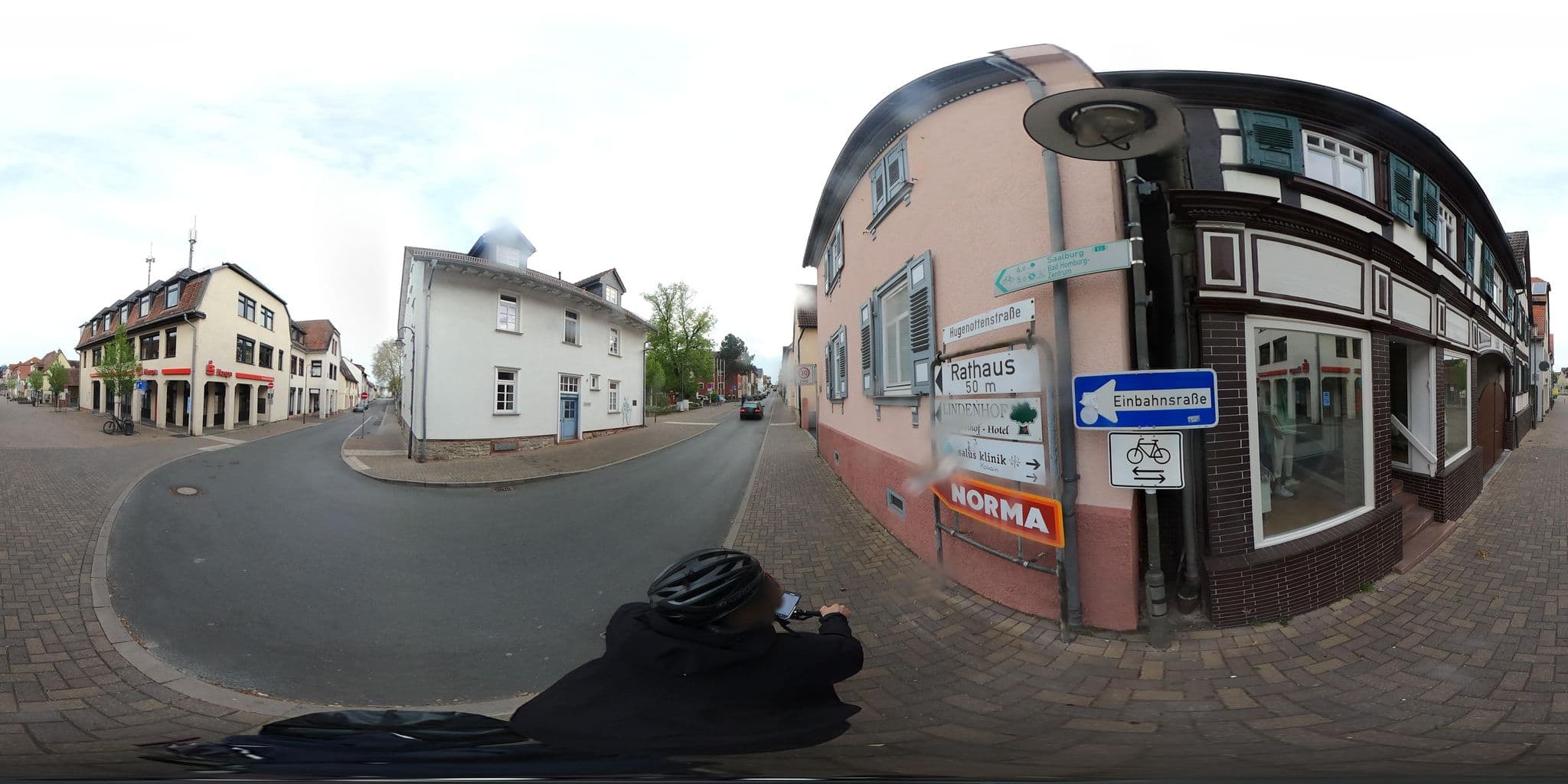 Street view near Die Drei Höfe, Friedrichsdorf — © Planungsgesellschaft_RV-K (CC BY-SA · Mapillary)