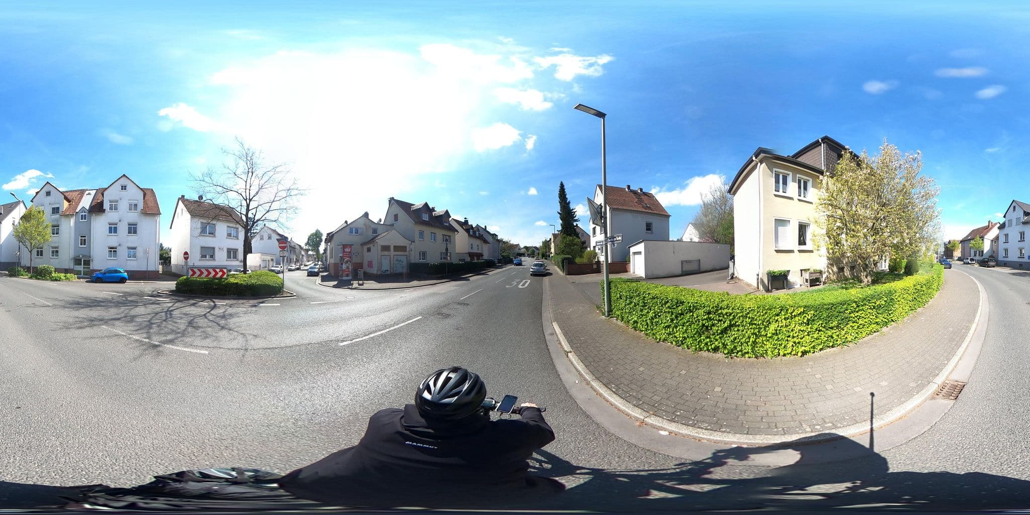 Street view near Hotel Victoria, Bad Homburg vor der Höhe — © Planungsgesellschaft_RV-K (CC BY-SA · Mapillary)