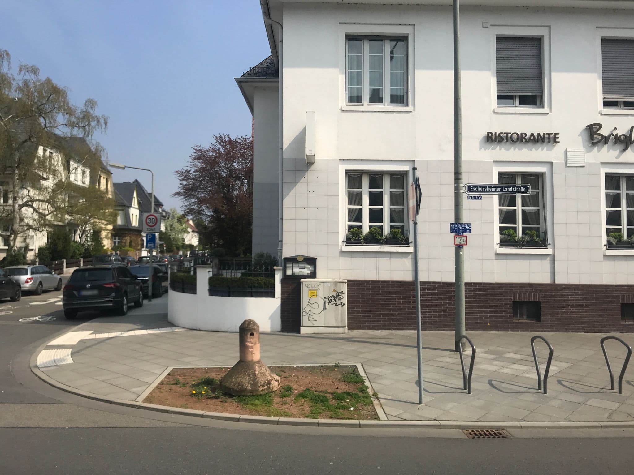 Street view near Goldener Schlüssel, Frankfurt am Main — © miguel_andrade (CC BY-SA · Mapillary)