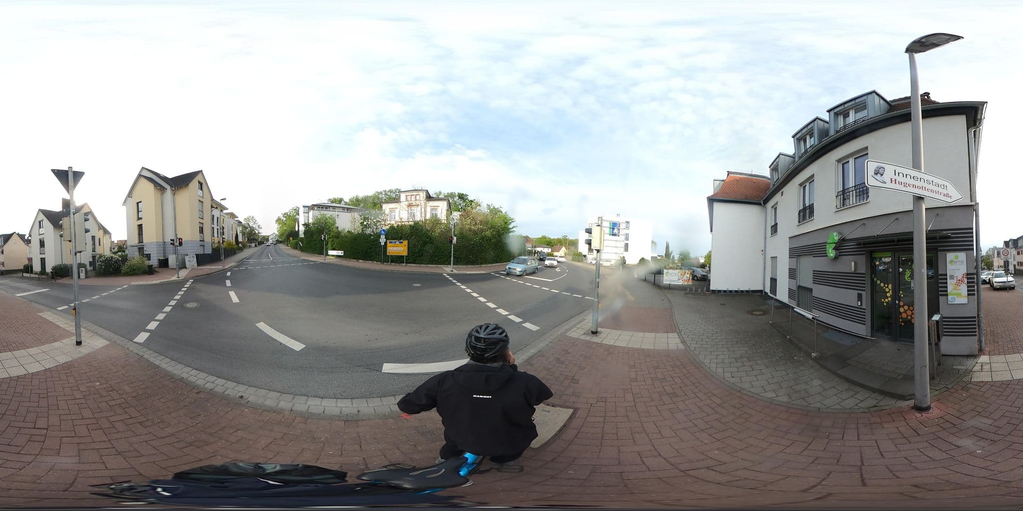 Street view near Restaurant Hotel Jaipur, Friedrichsdorf — © Planungsgesellschaft_RV-K (CC BY-SA · Mapillary)