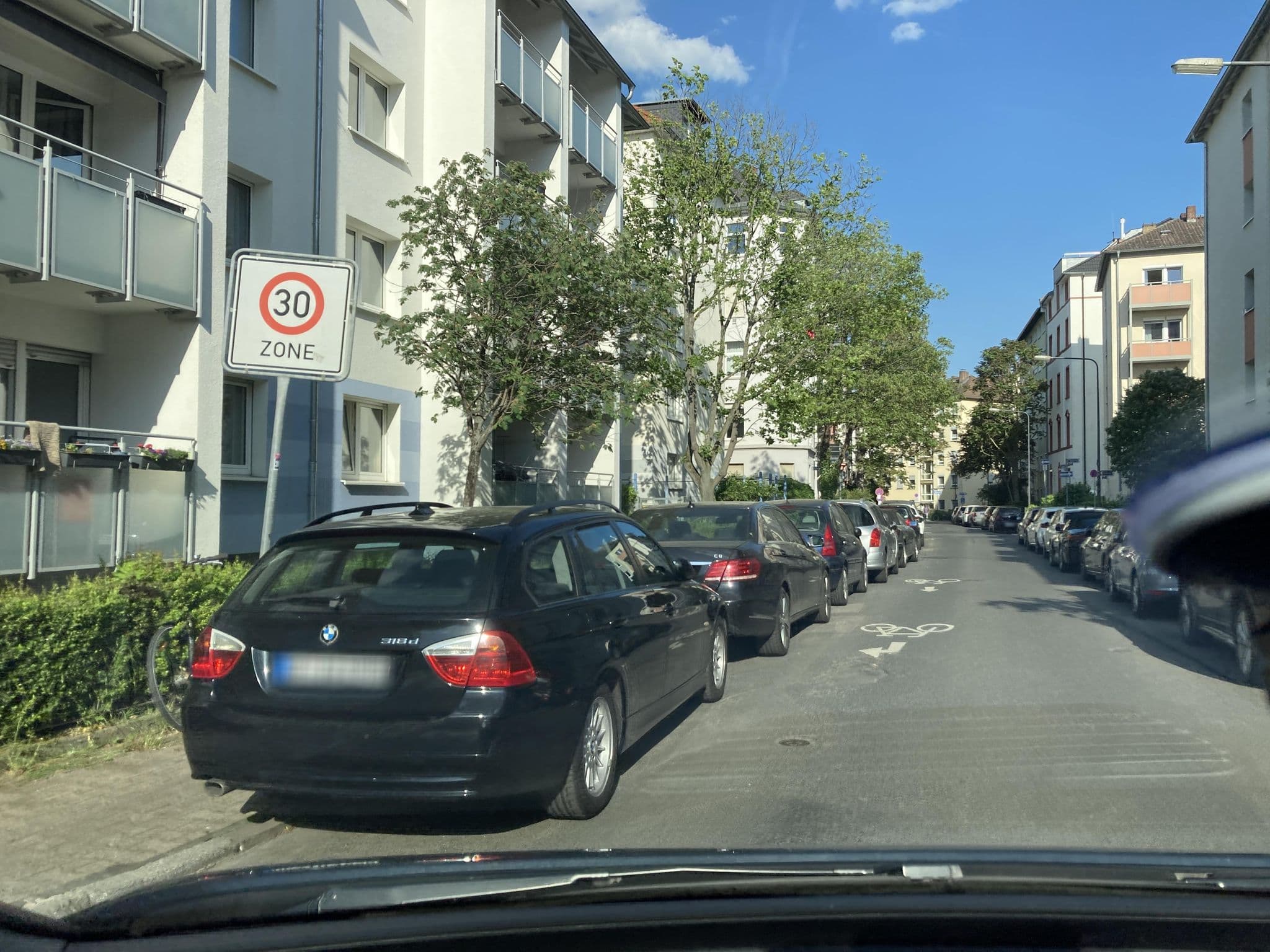 Street view near City Hotel Frankfurt am Main, Frankfurt am Main — © robffm (CC BY-SA · Mapillary)