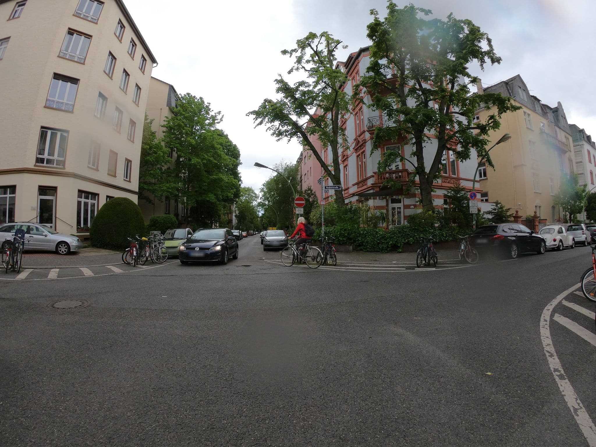 Street view near Homeway Frankfurt, Frankfurt am Main — © tmka (CC BY-SA · Mapillary)