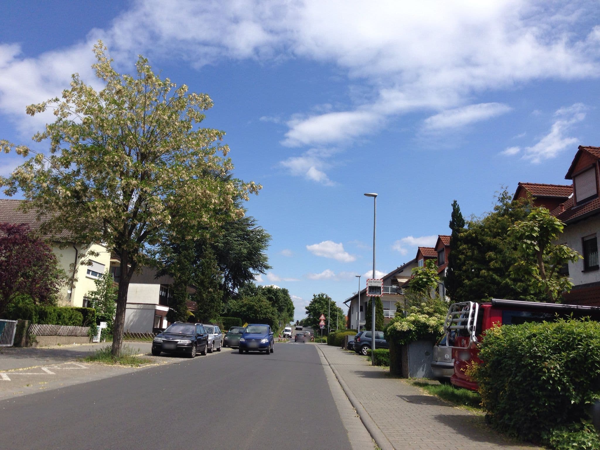 Street view near Bed & Breakfest CatsRest, Rodgau — © flidolin (CC BY-SA · Mapillary)
