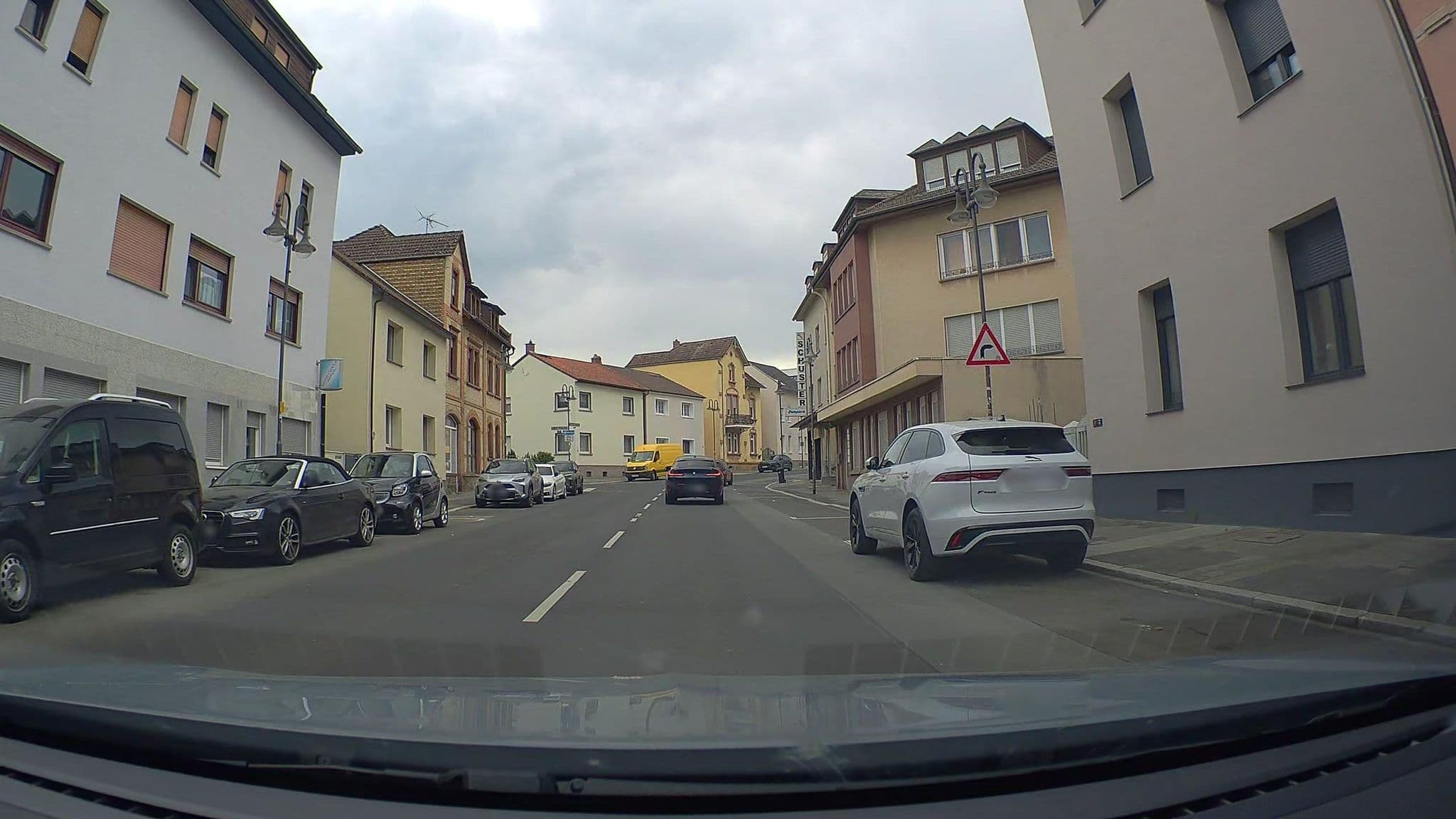 Street view near Hotel Matthäus, Offenbach — © poxonline (CC BY-SA · Mapillary)