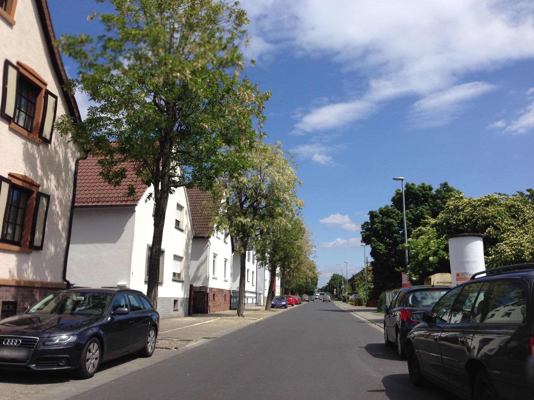 Street view near Karin Brügelmann Privatzimmer Pension, Rodgau — © flidolin (CC BY-SA · Mapillary)